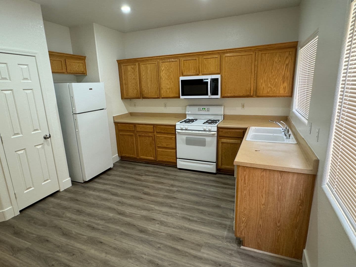 Las Vegas House: 6370 Lonesome Lake St.