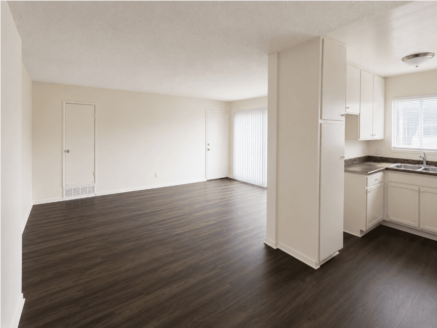 Los Angeles Apartment: 4559-4601 August St.