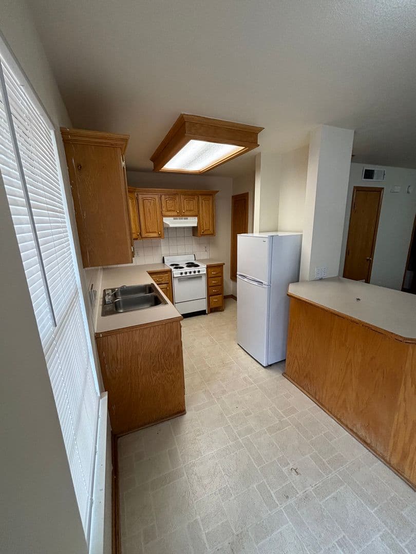 Stillwater Apartment: 120 S Burdick - 60 Units