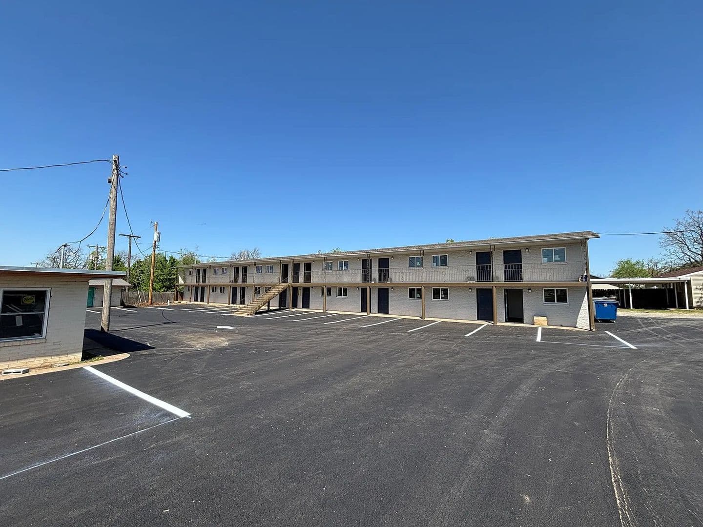 Stillwater Apartment: 1324 E 6th Ave