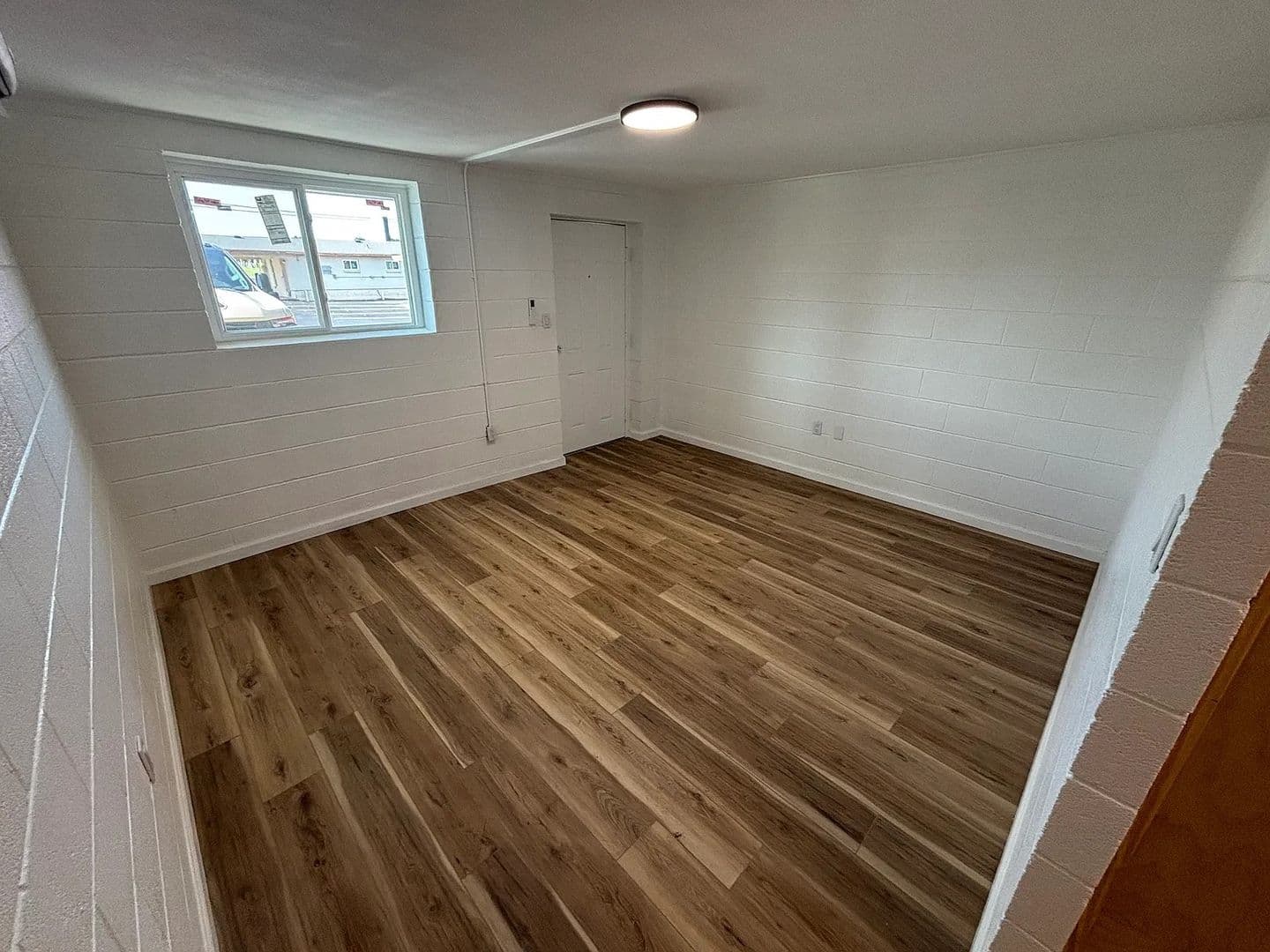 Stillwater Apartment: 1324 E 6th Ave