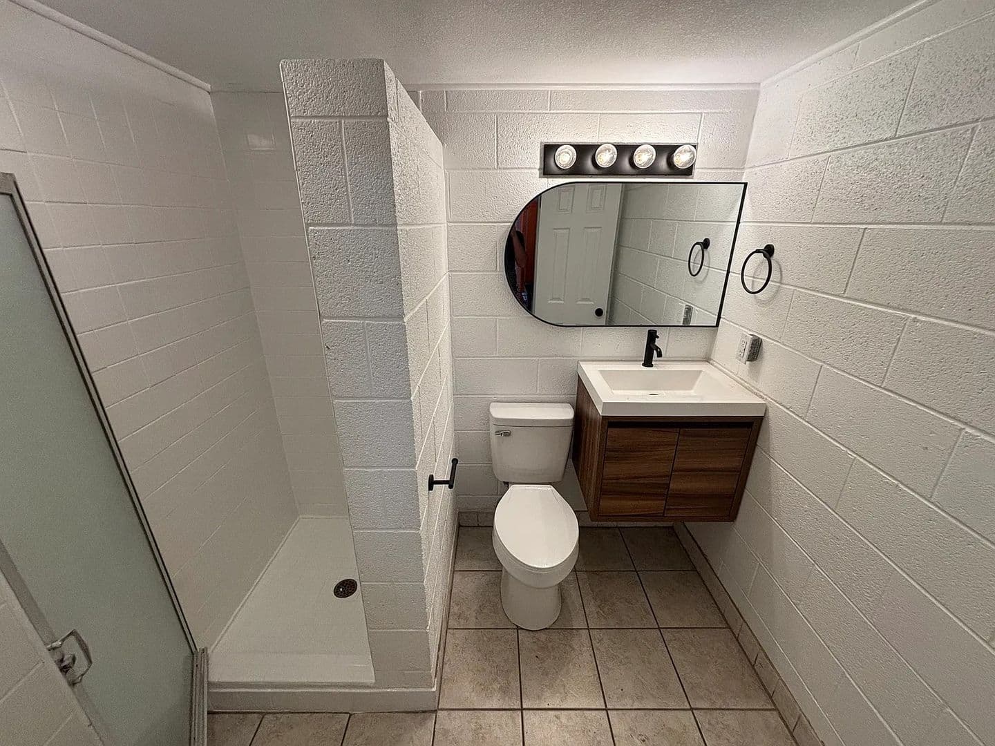 Stillwater Apartment: 1324 E 6th Ave