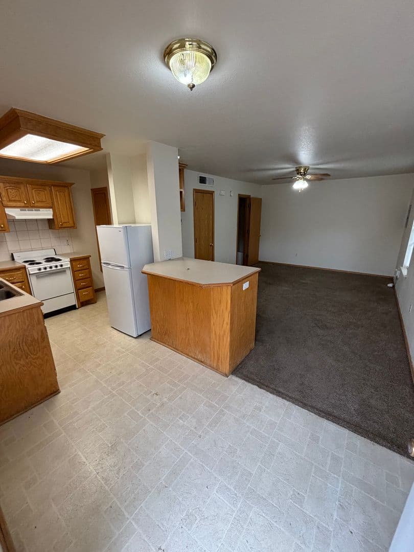 Stillwater Apartment: 120 S Burdick - 60 Units