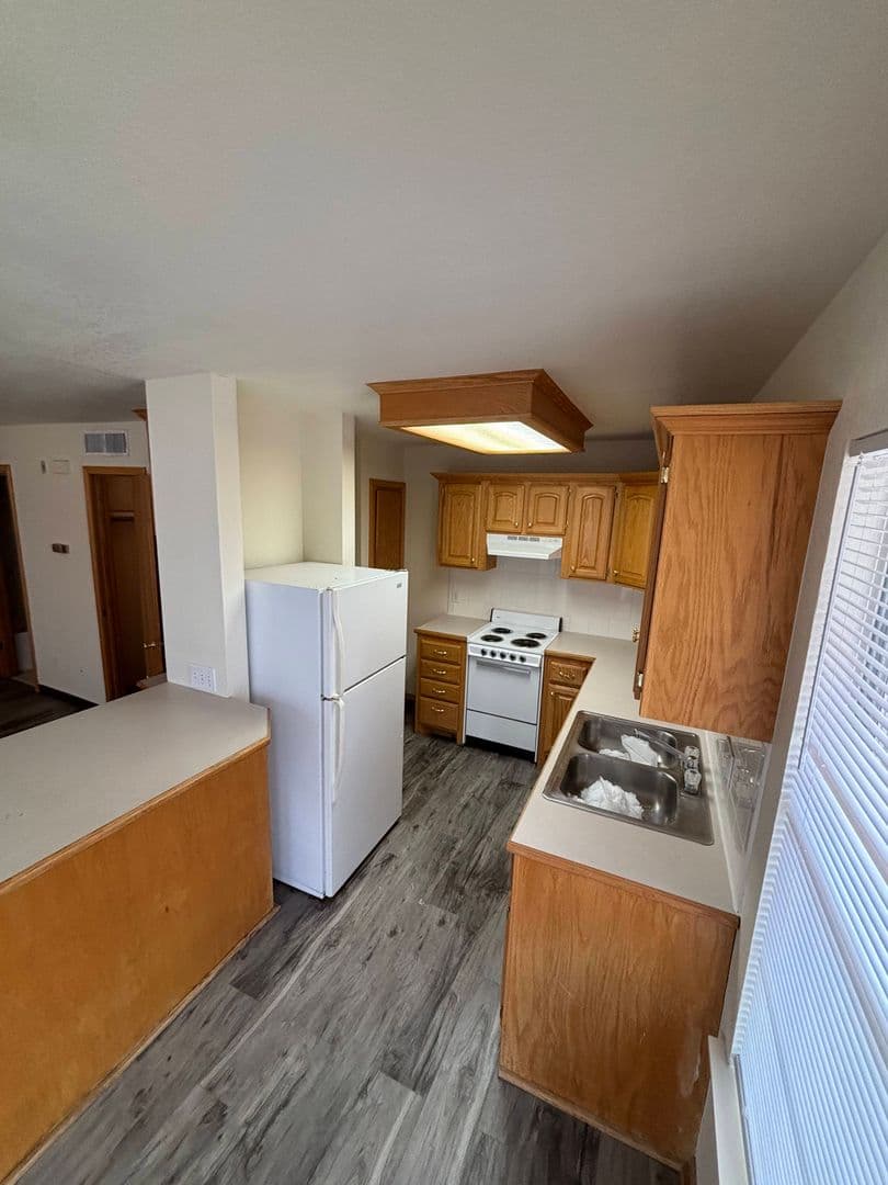 Stillwater Apartment: 120 S Burdick - 60 Units