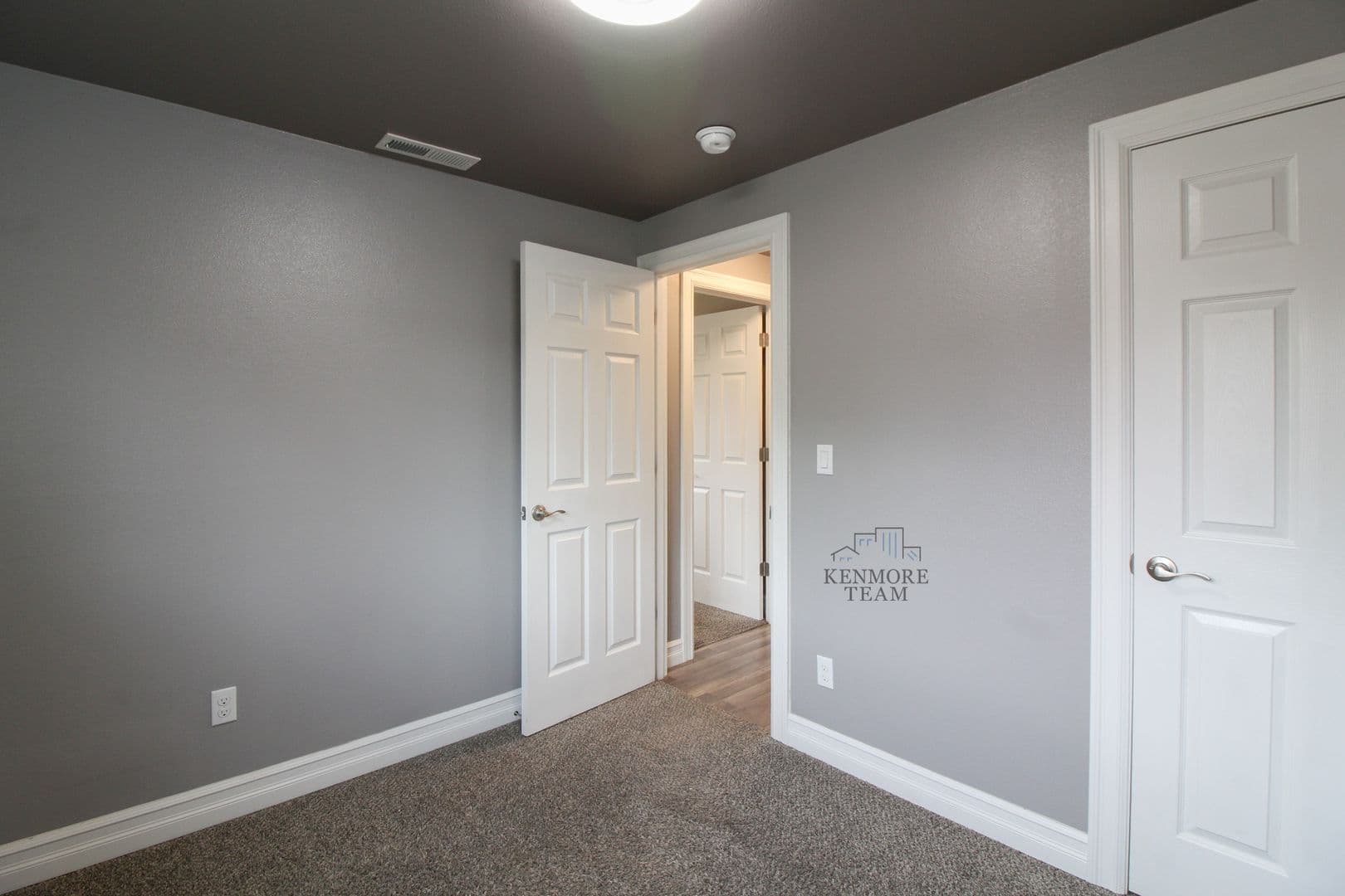 KENNEWICK House: 1321 W 3RD AVE