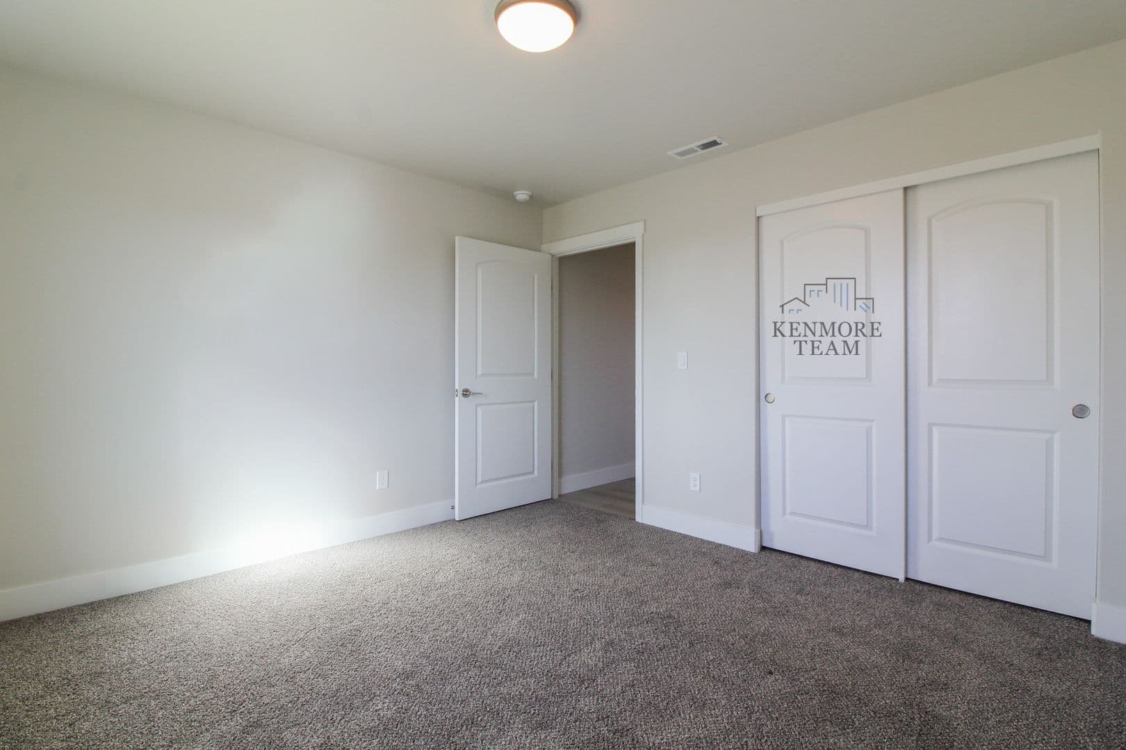 KENNEWICK House: 2936 ROOSEVELT ST