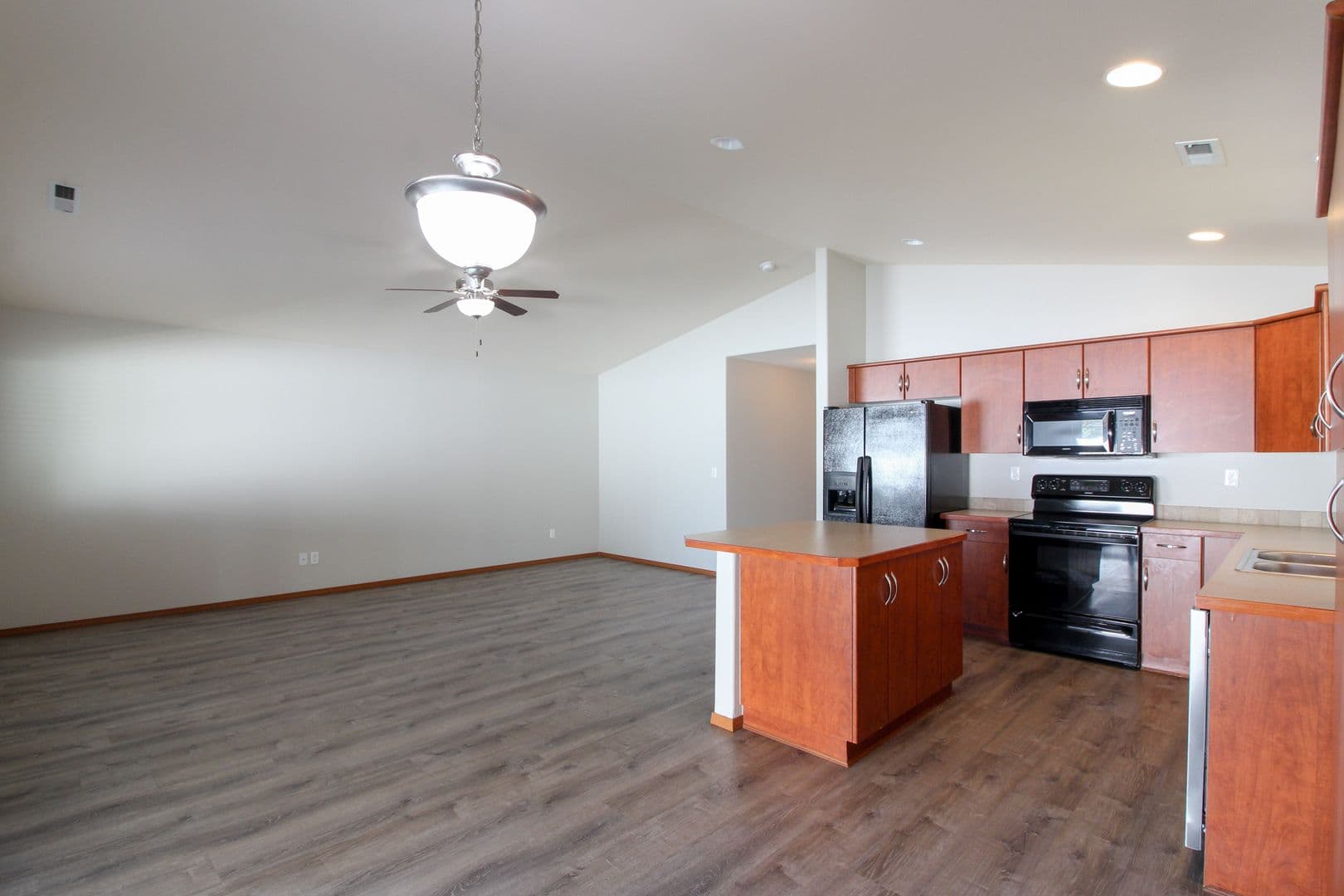 RICHLAND House: 1436 LARKSPUR DR