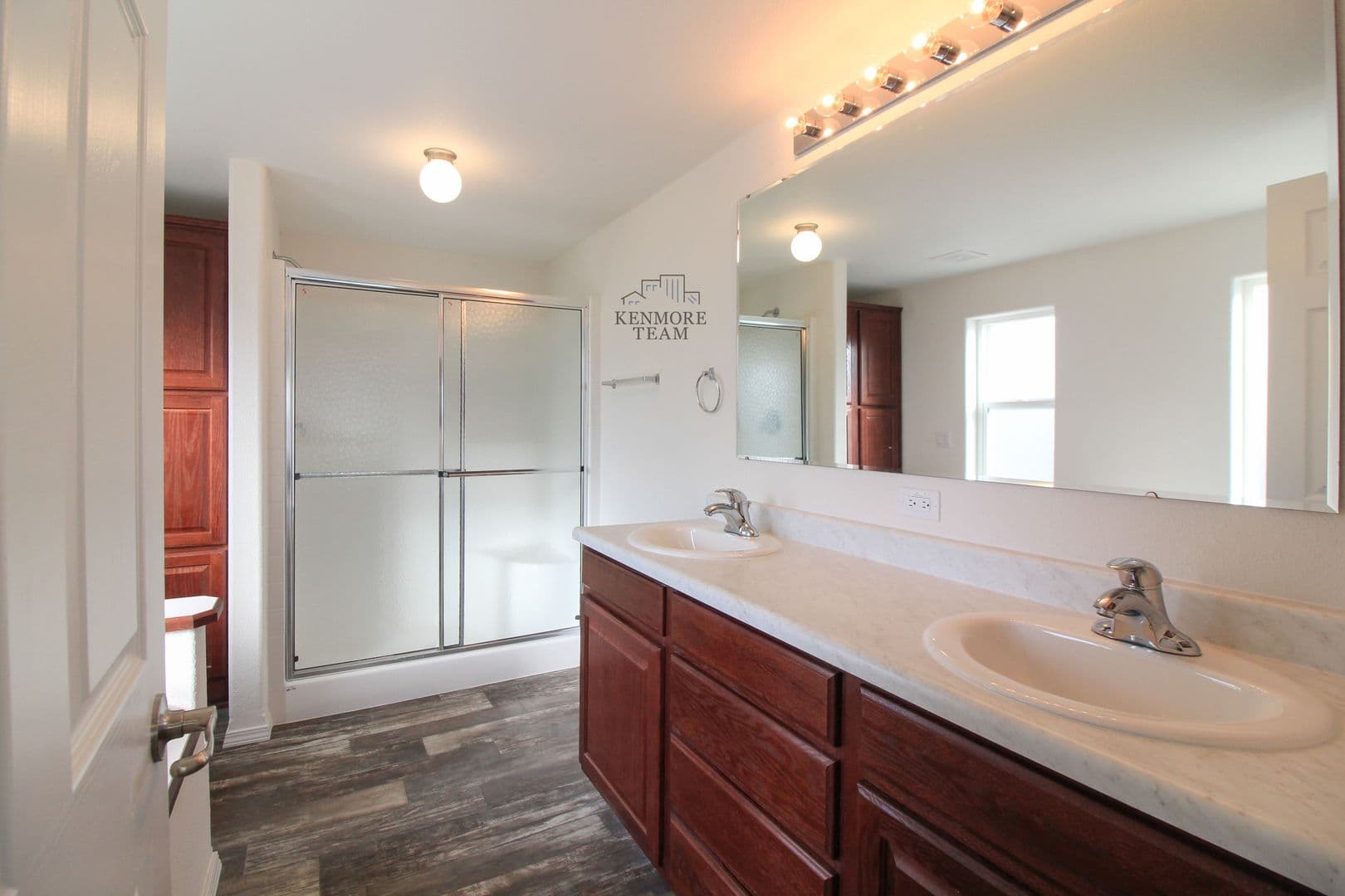 KENNEWICK House: 1214 N MORAIN LP
