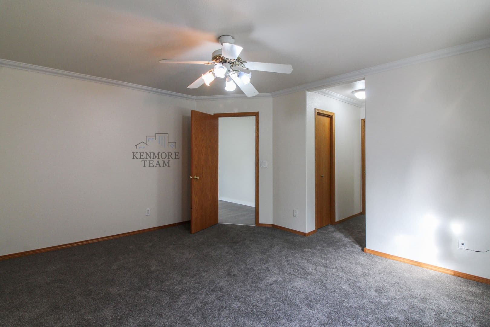 KENNEWICK House: 2503 W 37TH AVE