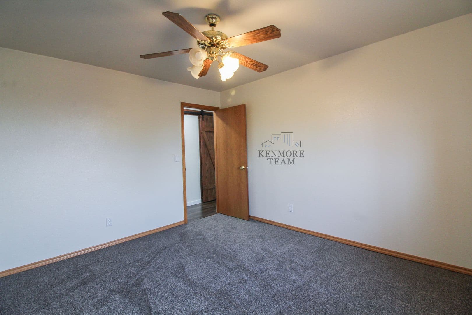 KENNEWICK House: 2503 W 37TH AVE