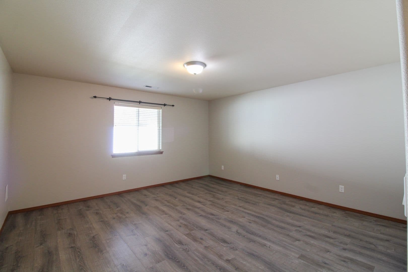 RICHLAND House: 1436 LARKSPUR DR