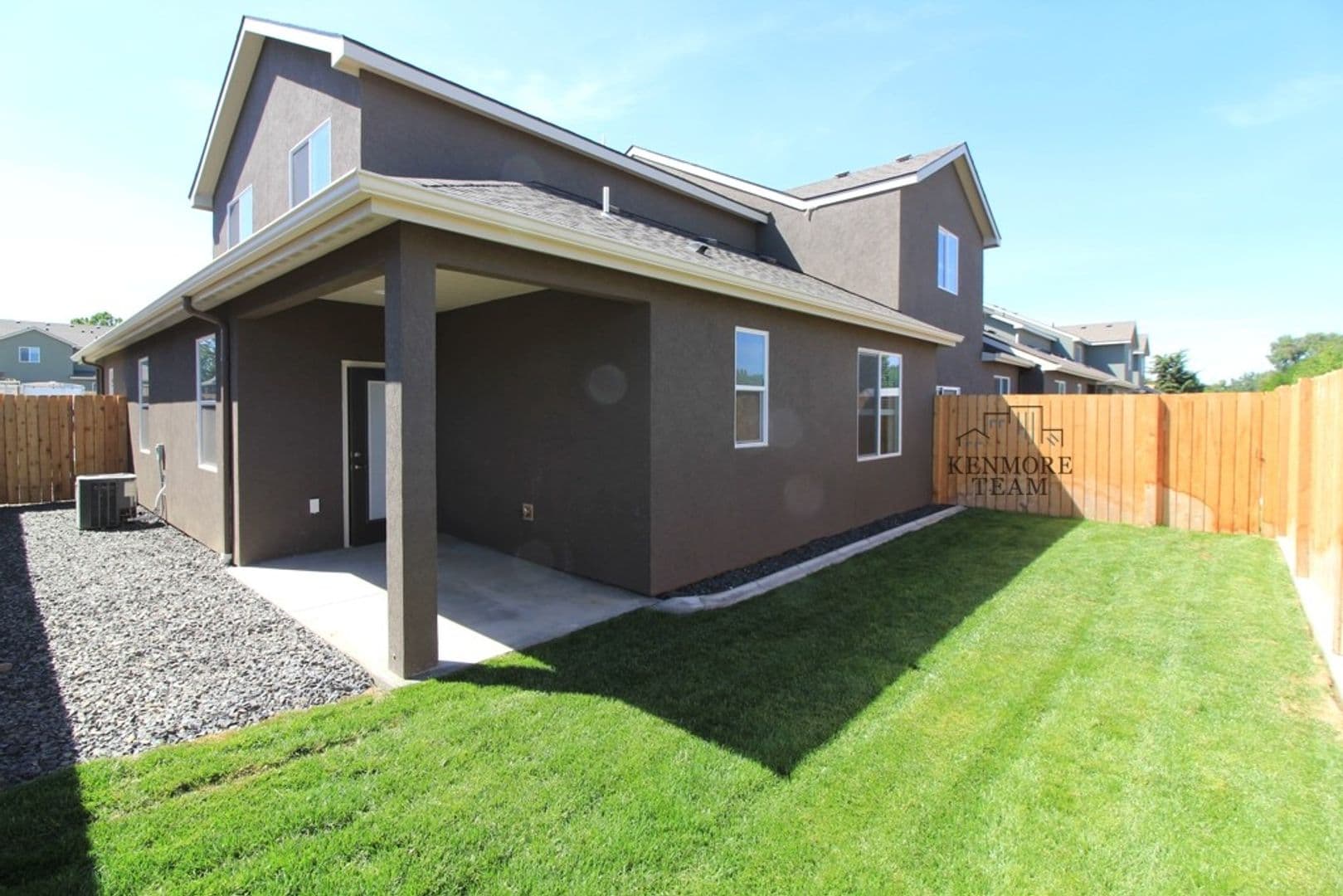KENNEWICK House: 1041 S CEDAR PL