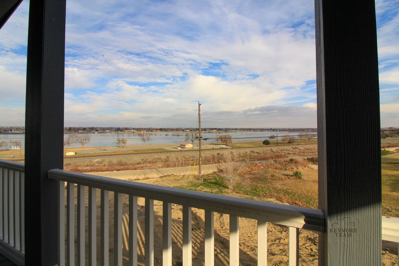 KENNEWICK House: 1214 N MORAIN LP