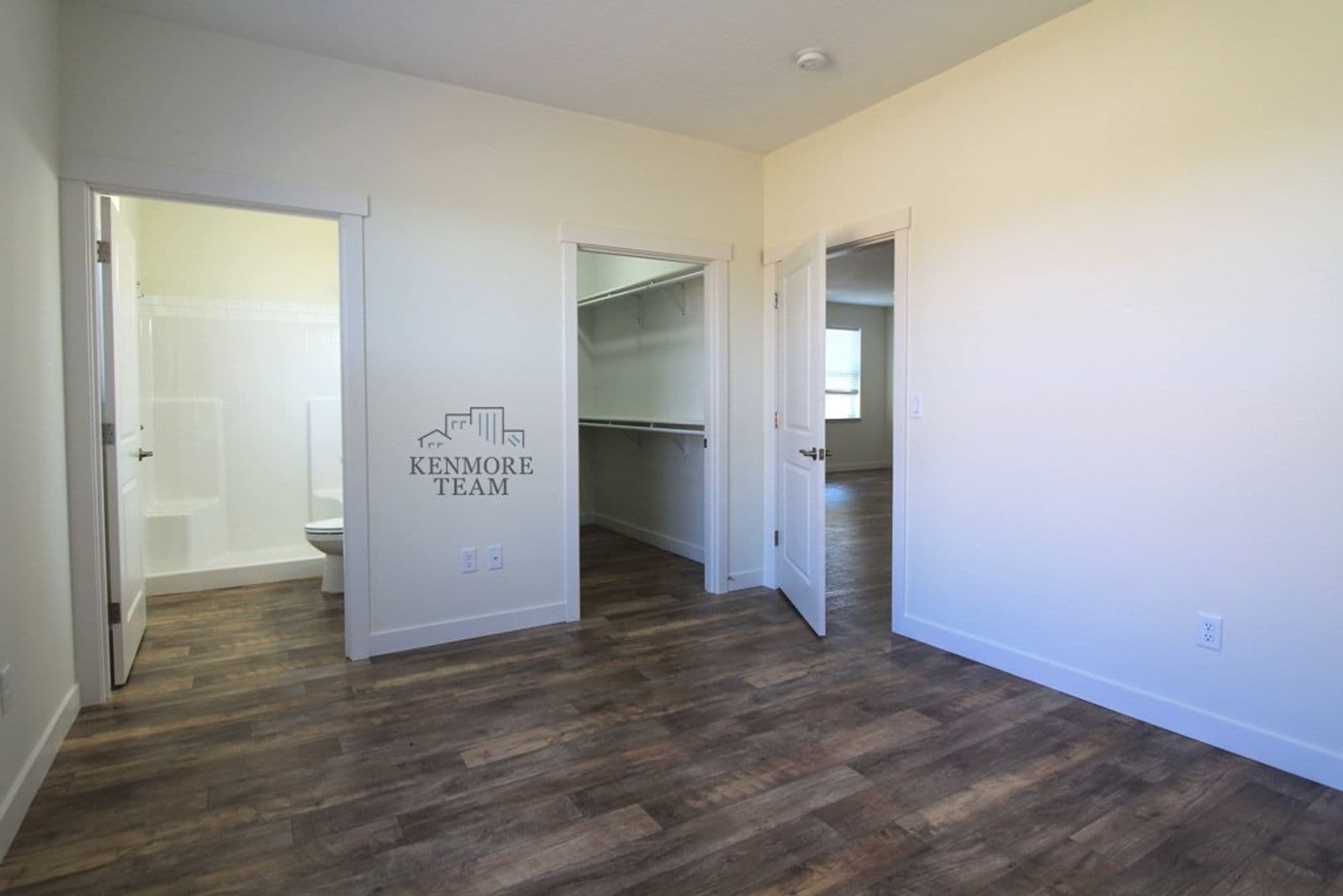 KENNEWICK House: 1041 S CEDAR PL