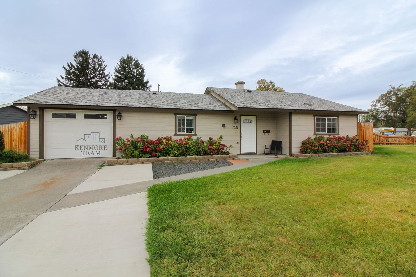 KENNEWICK House: 1321 W 3RD AVE