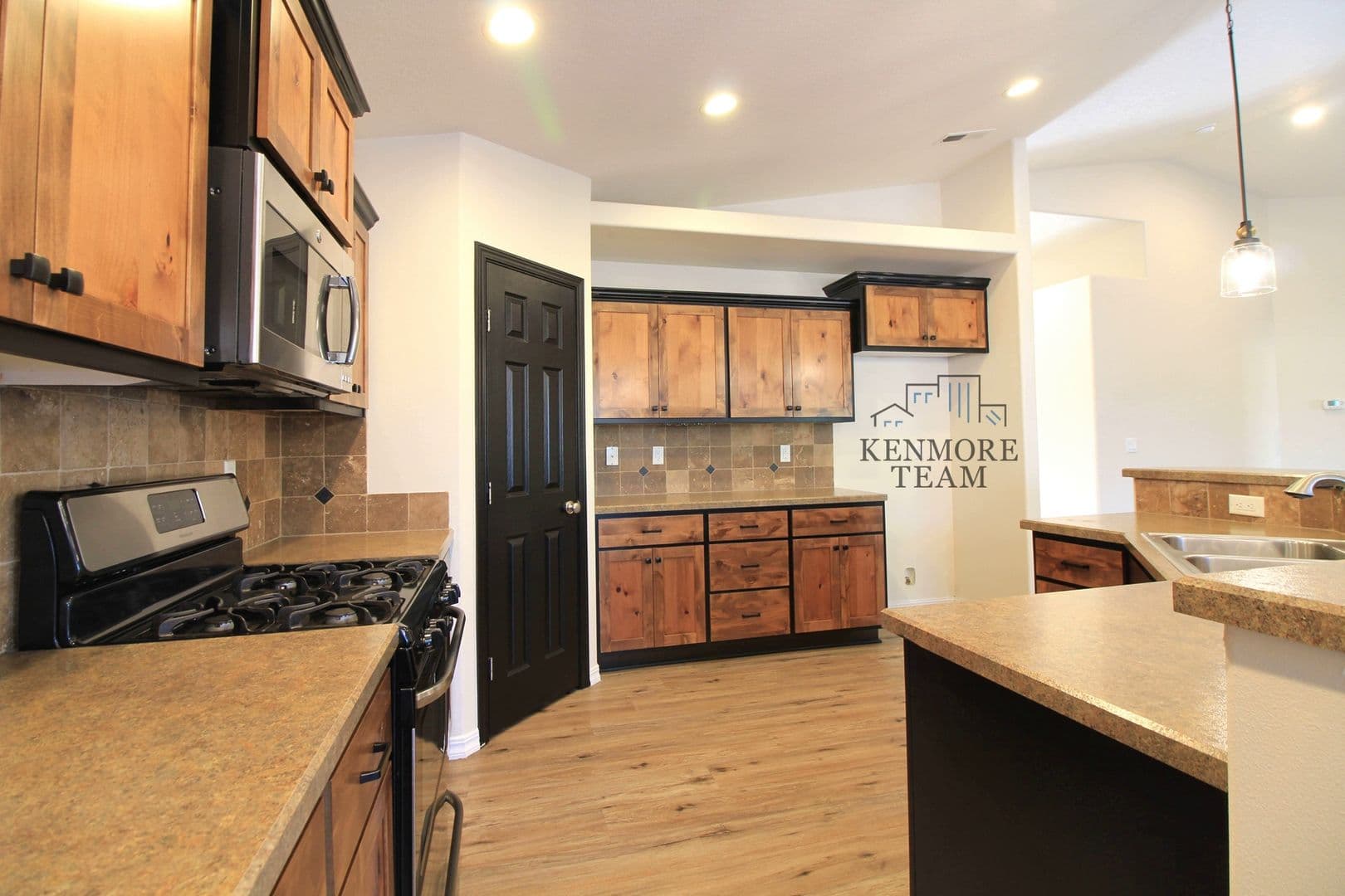 RICHLAND House: 544 LAKEROSE LP