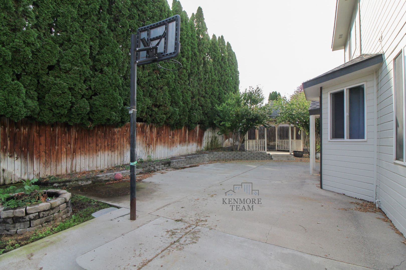 KENNEWICK House: 2503 W 37TH AVE