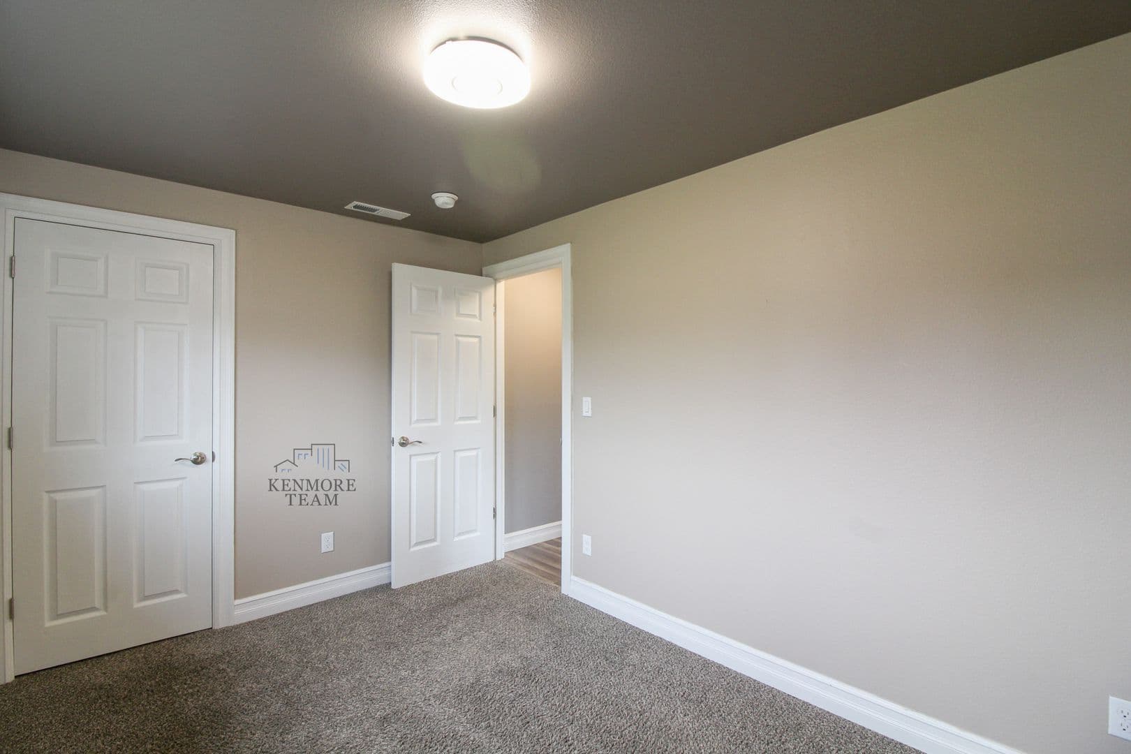 KENNEWICK House: 1321 W 3RD AVE