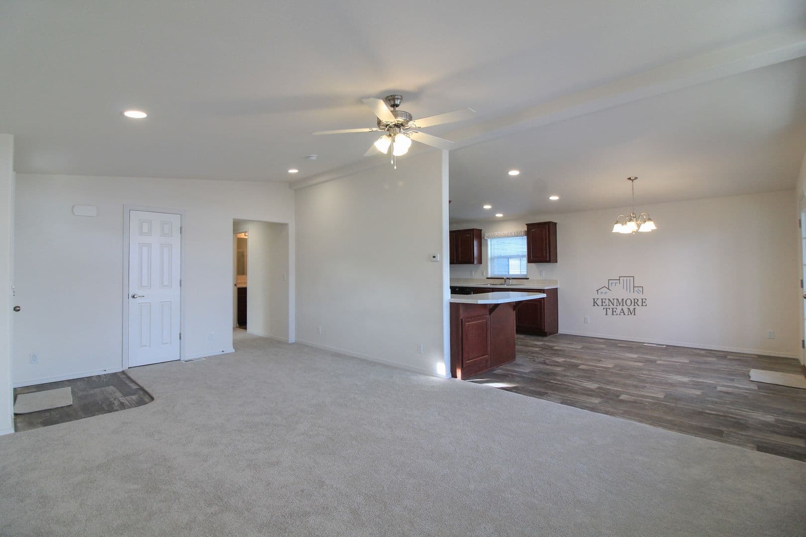 KENNEWICK House: 1214 N MORAIN LP