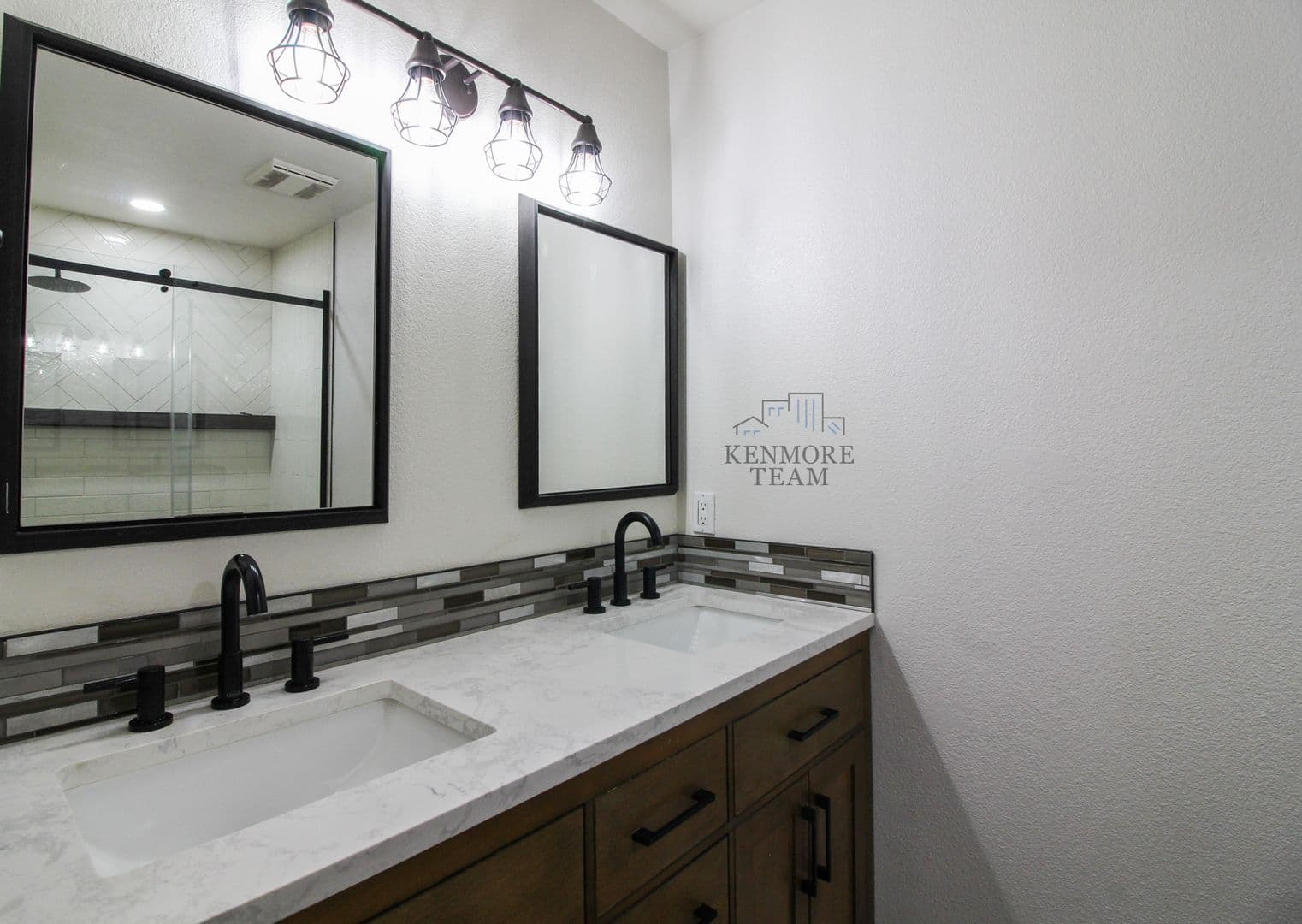 KENNEWICK House: 2503 W 37TH AVE