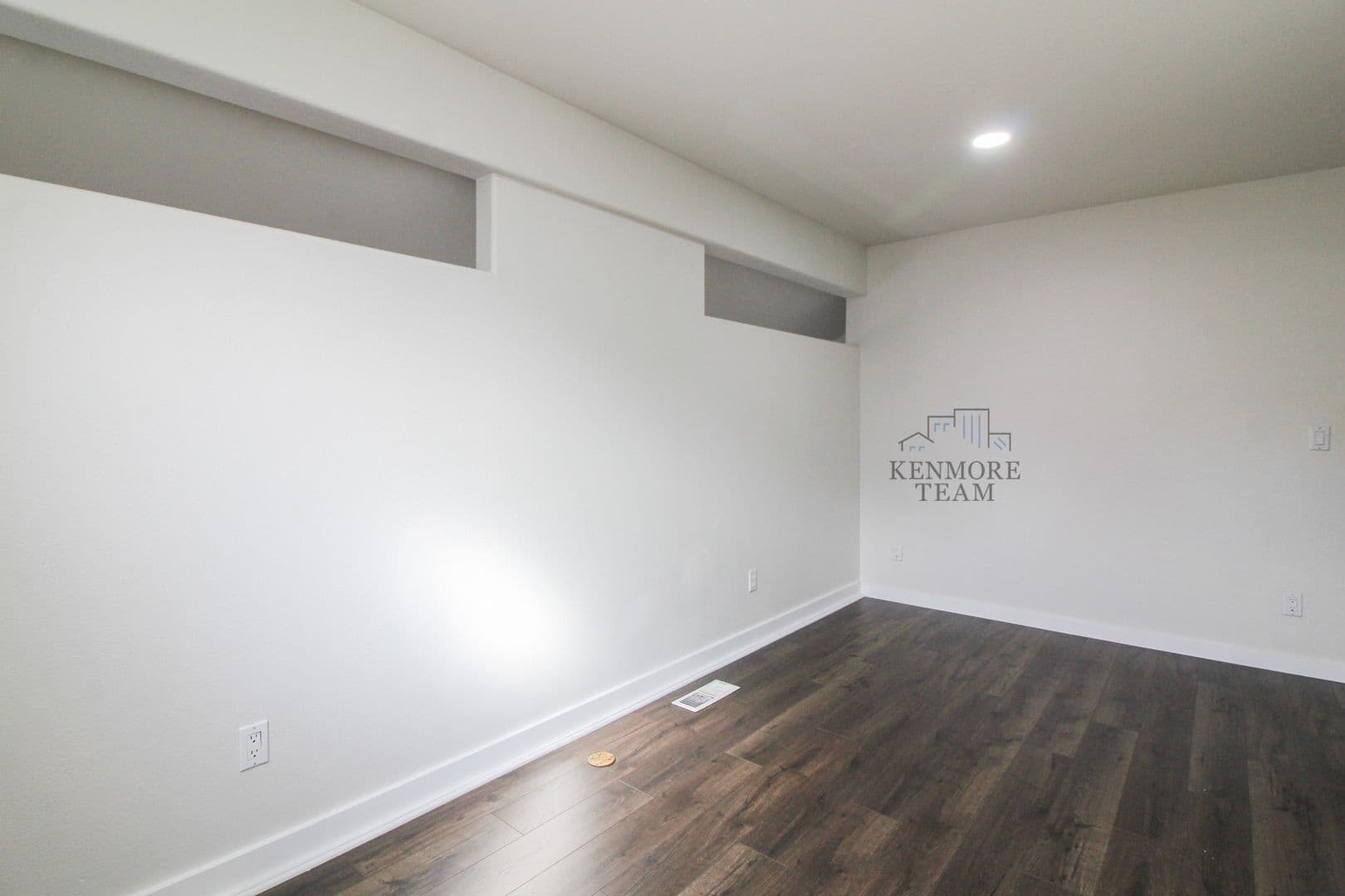 KENNEWICK House: 2503 W 37TH AVE