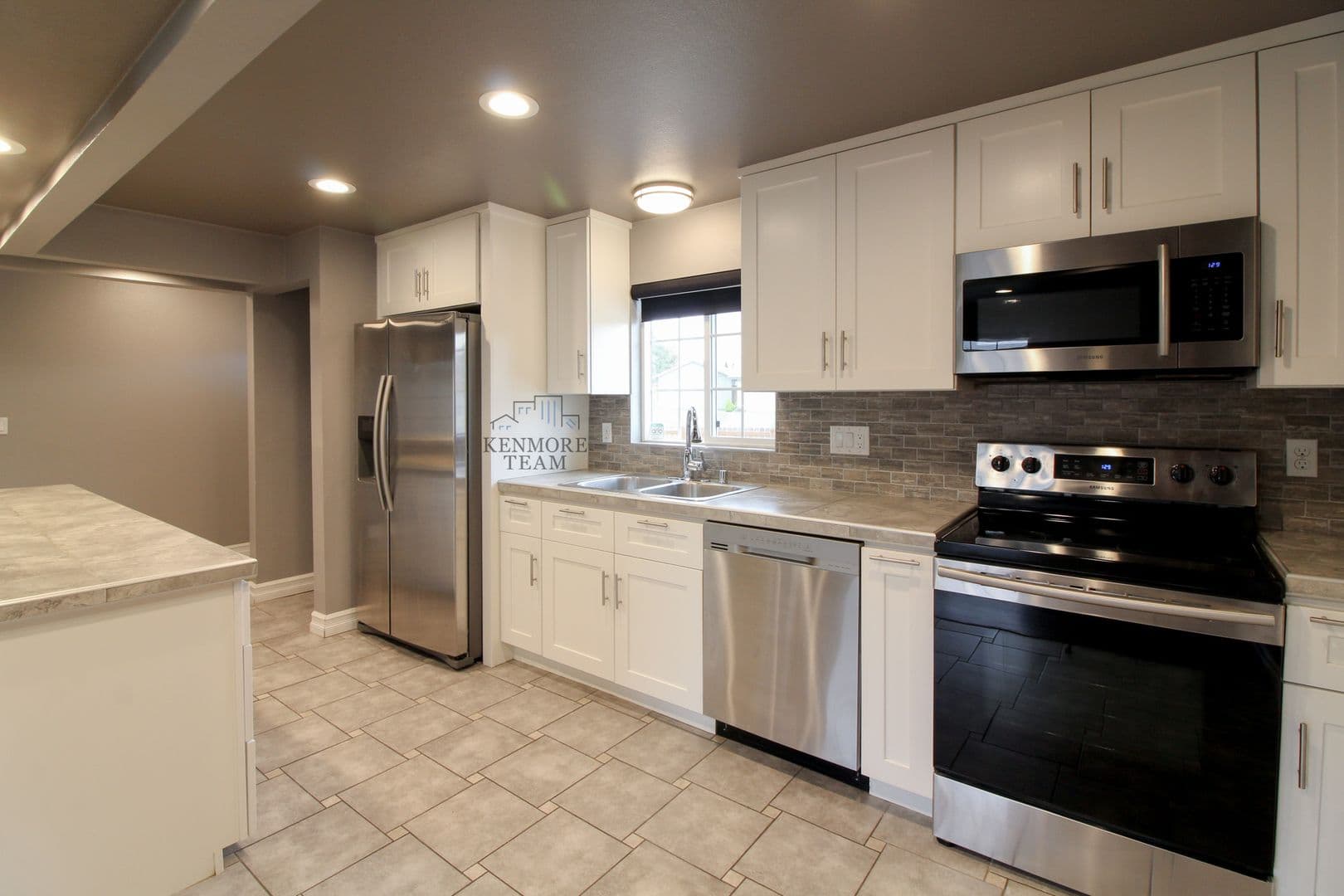 KENNEWICK House: 1321 W 3RD AVE