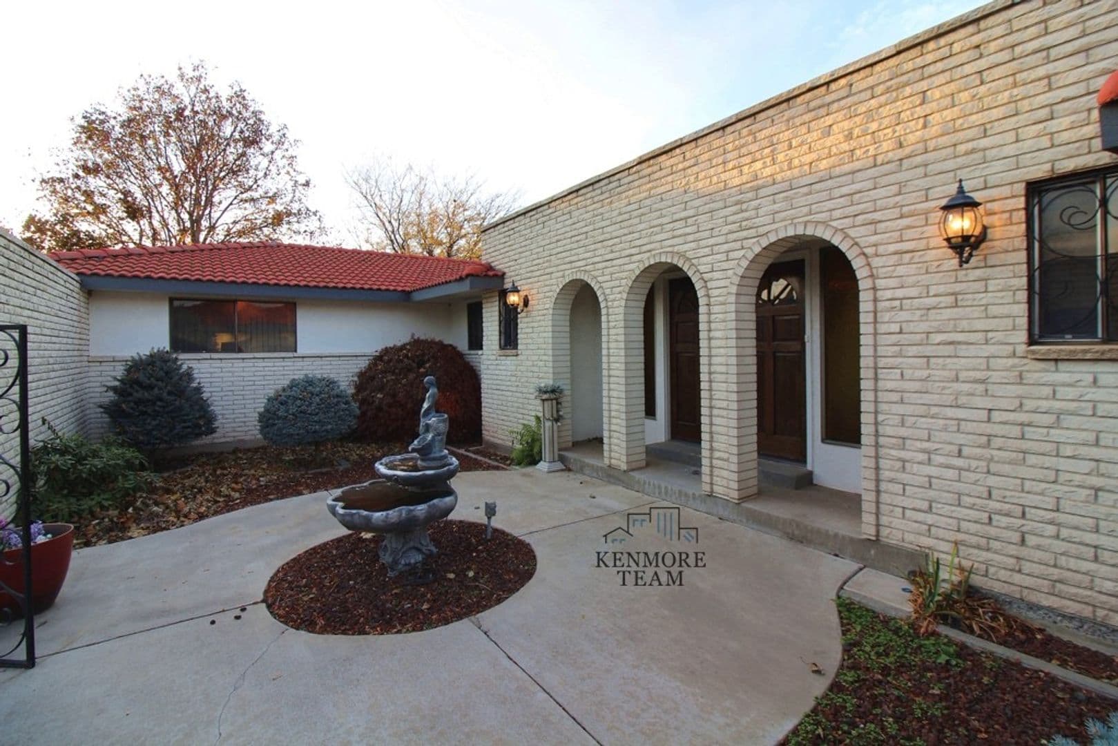 KENNEWICK House: 905 E EASTLAKE DR