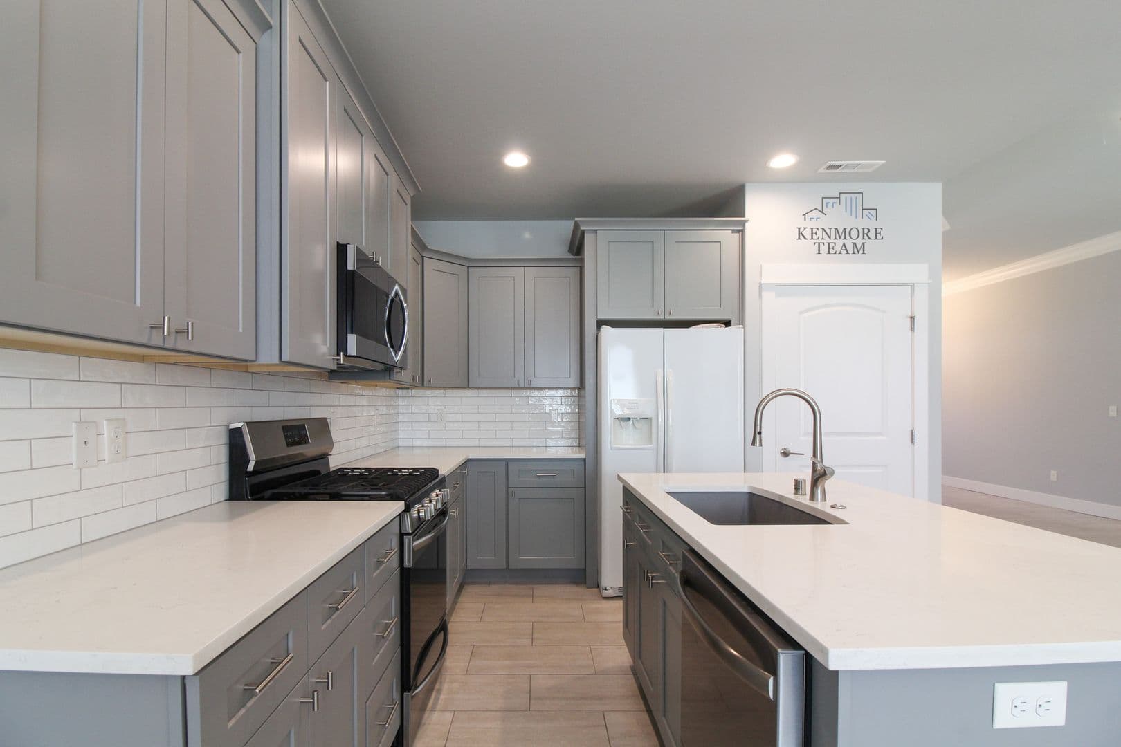 PASCO House: 9114 RUVEN ST