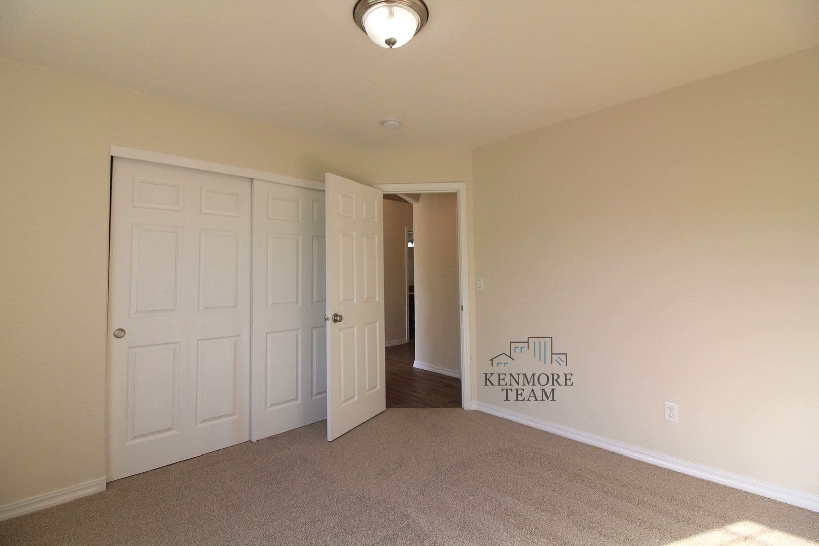 RICHLAND House: 544 LAKEROSE LP