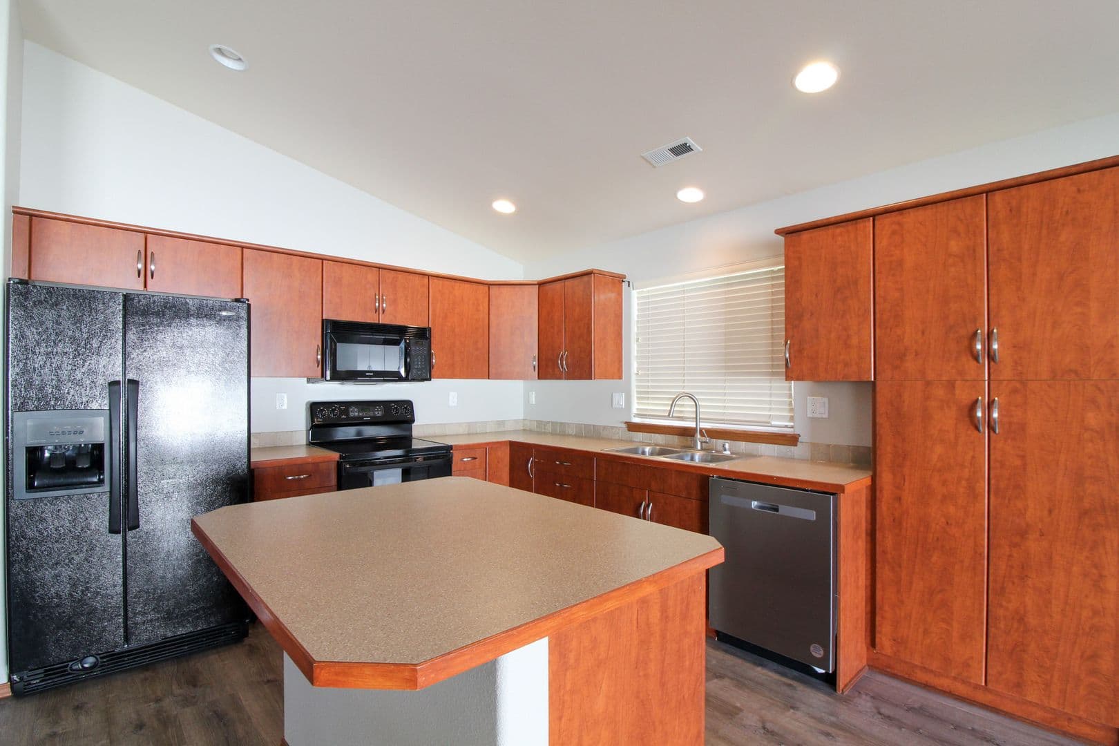 RICHLAND House: 1436 LARKSPUR DR
