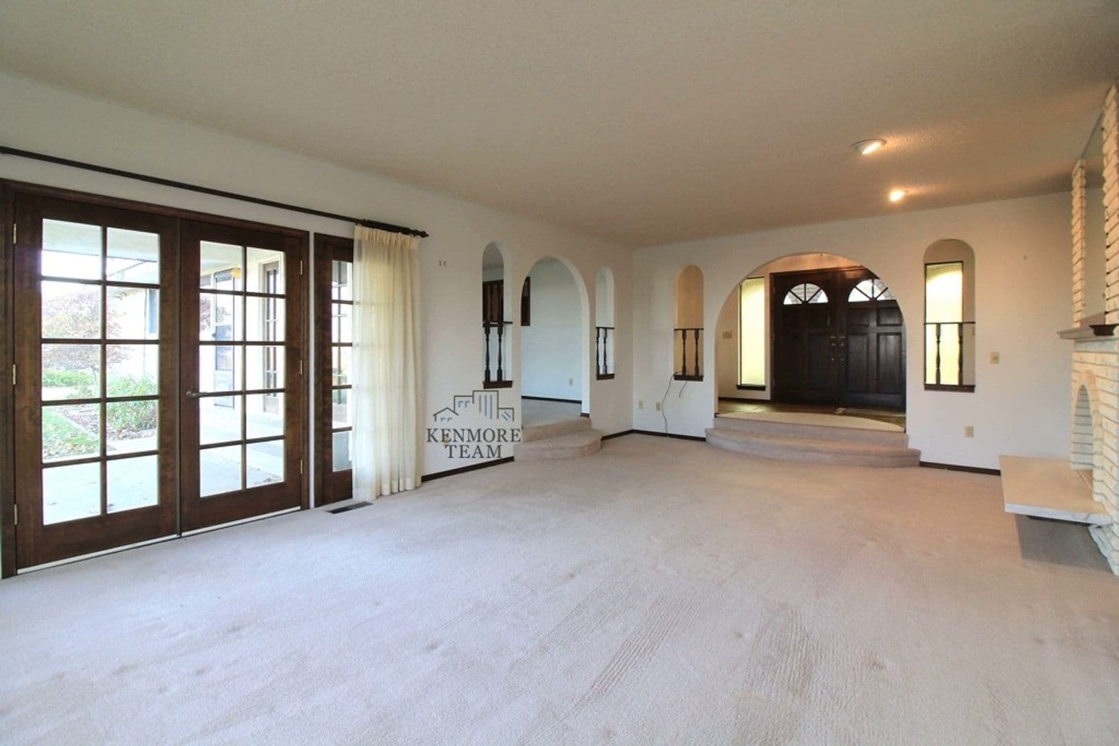 KENNEWICK House: 905 E EASTLAKE DR