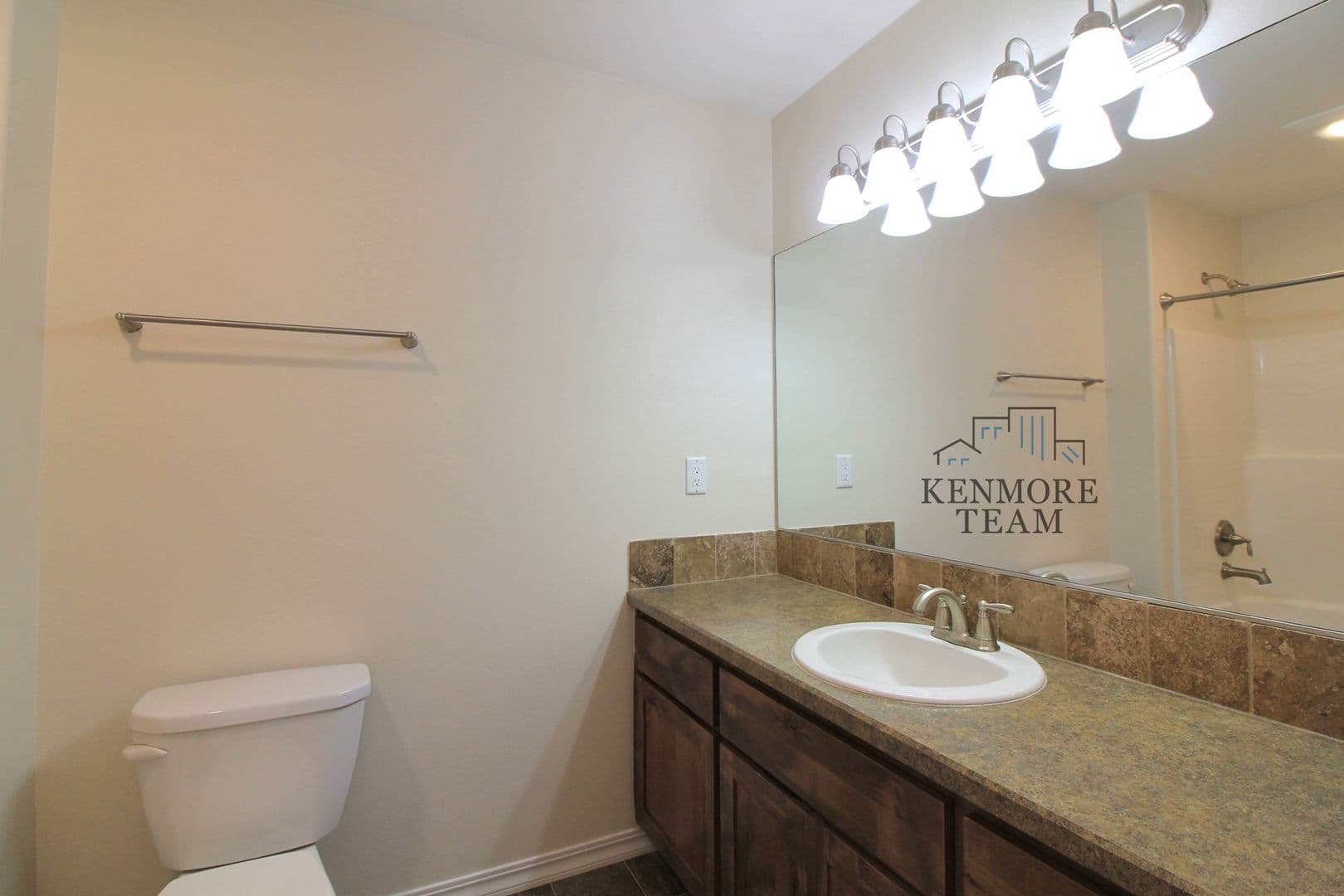 RICHLAND House: 544 LAKEROSE LP