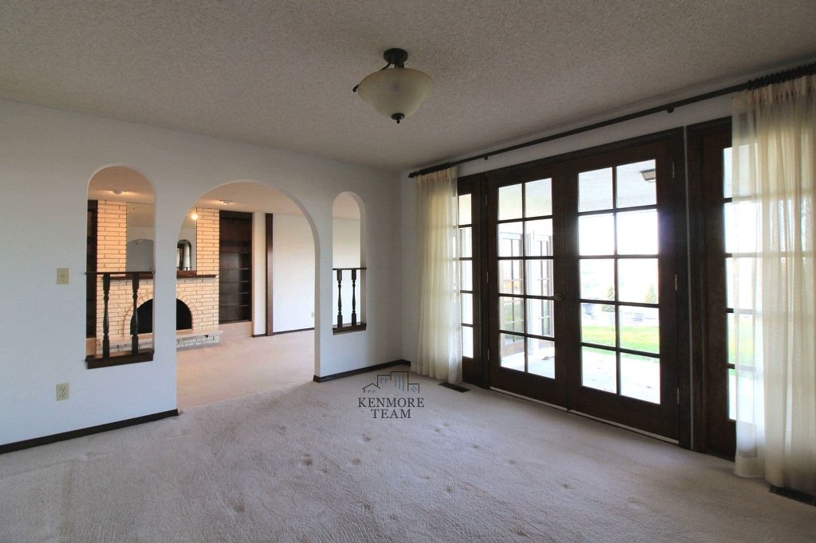 KENNEWICK House: 905 E EASTLAKE DR