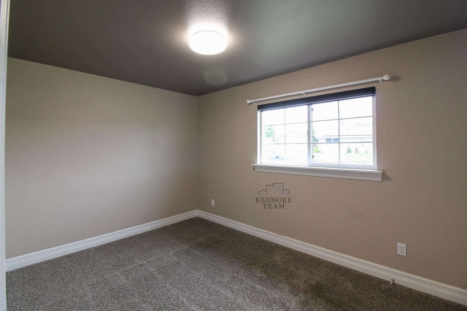 KENNEWICK House: 1321 W 3RD AVE