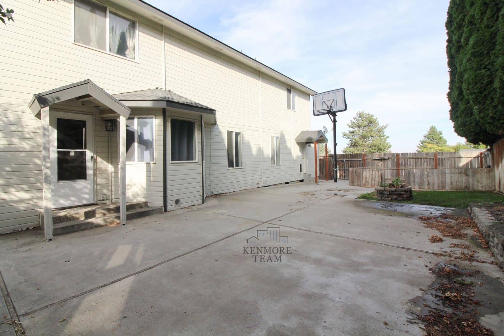 KENNEWICK House: 2503 W 37TH AVE