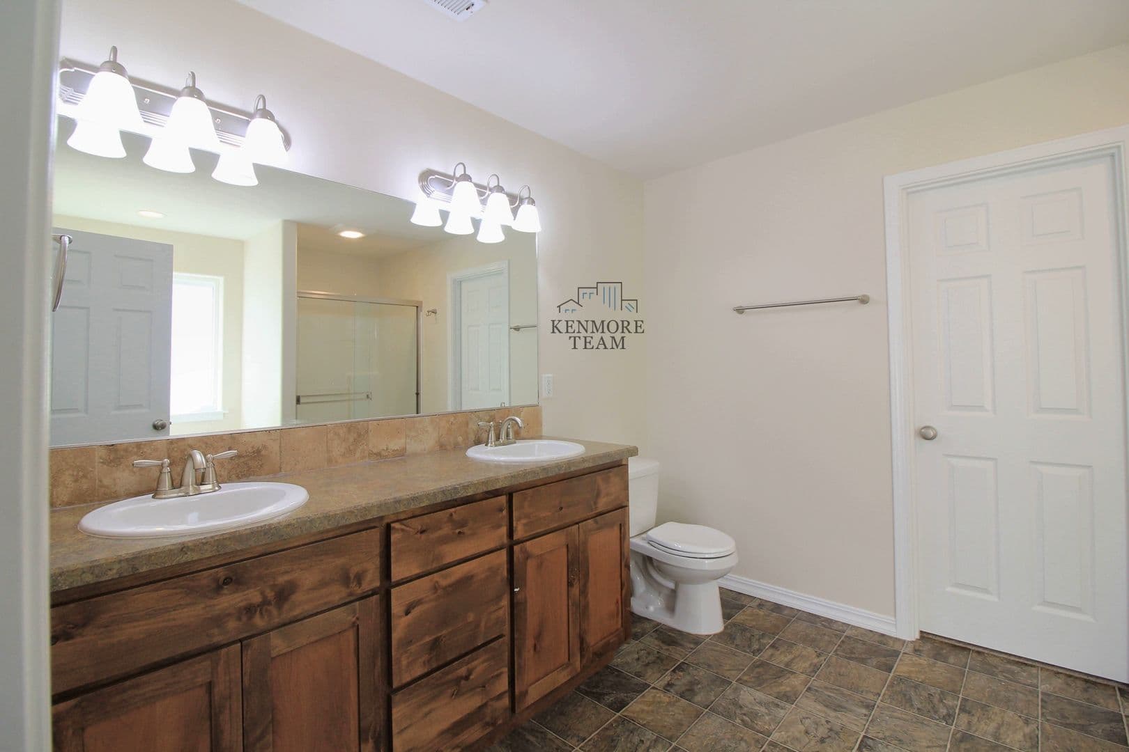 RICHLAND House: 544 LAKEROSE LP