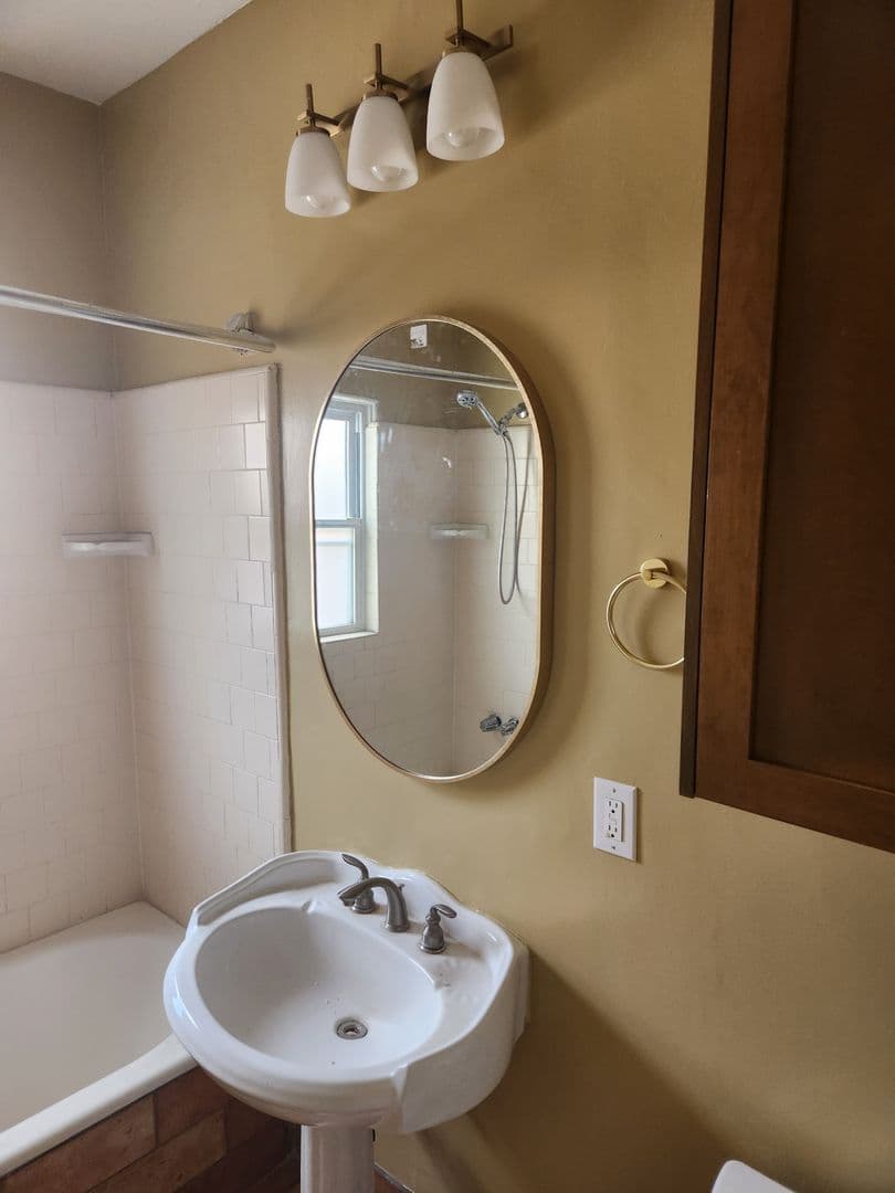 Los Angeles Apartment: 1451 S. Fairfax Ave