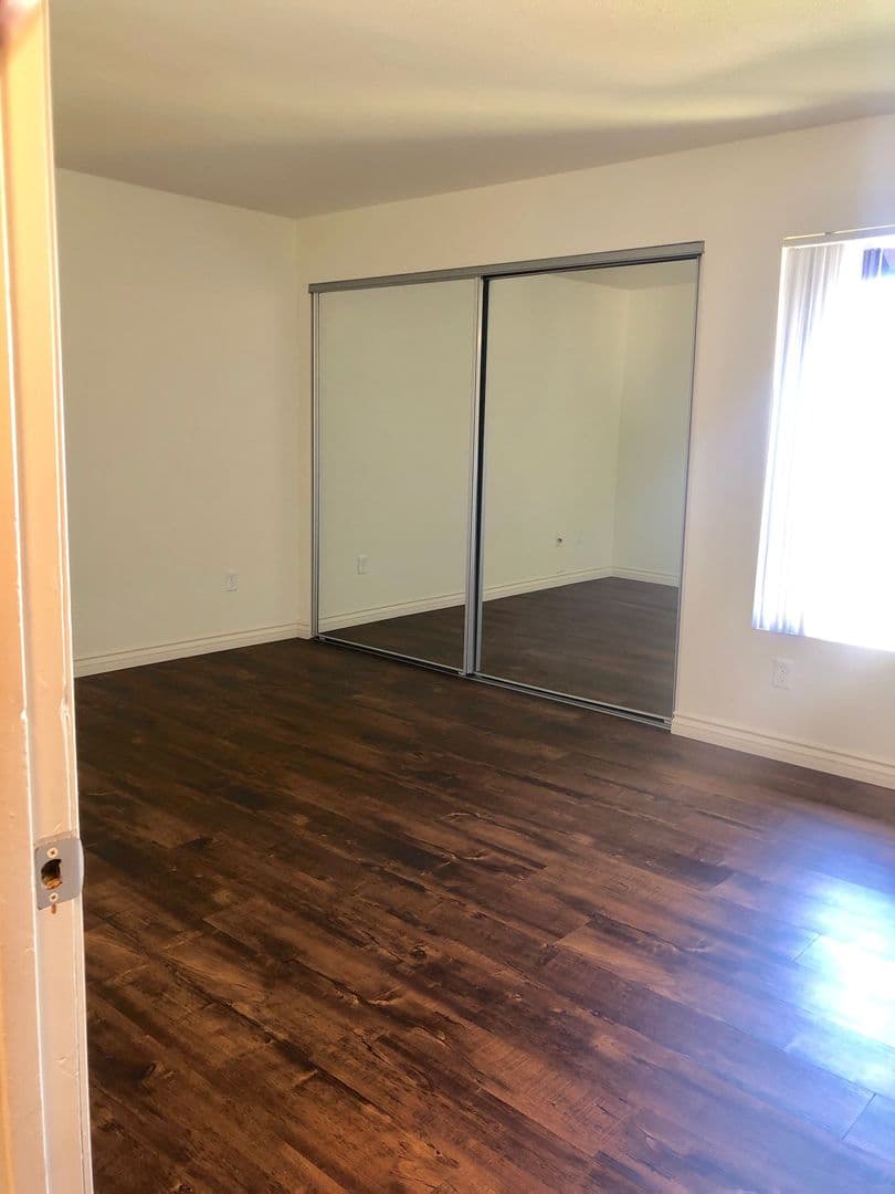 Azusa Apartment: 371 N. Powell Ave