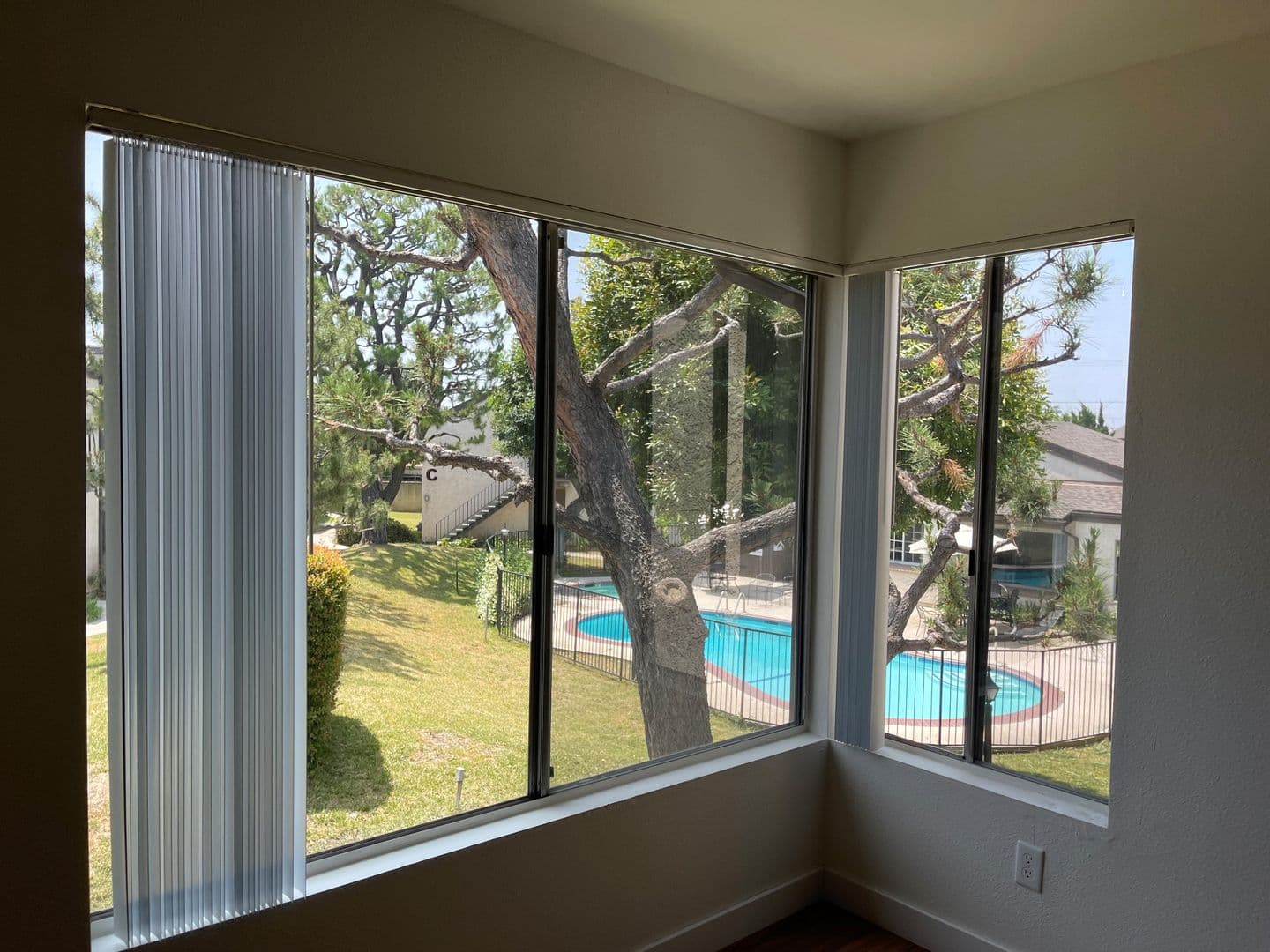 Azusa Apartment: 371 N. Powell Ave