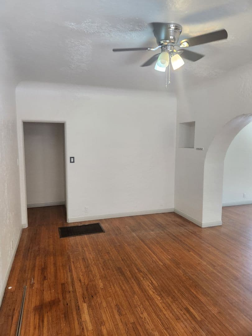 Los Angeles Apartment: 1451 S. Fairfax Ave