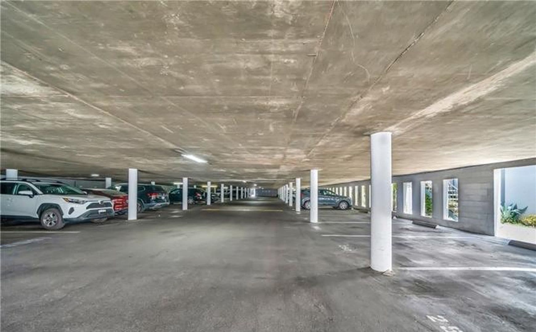 Tarzana Condo: 18620 Hatteras St #265