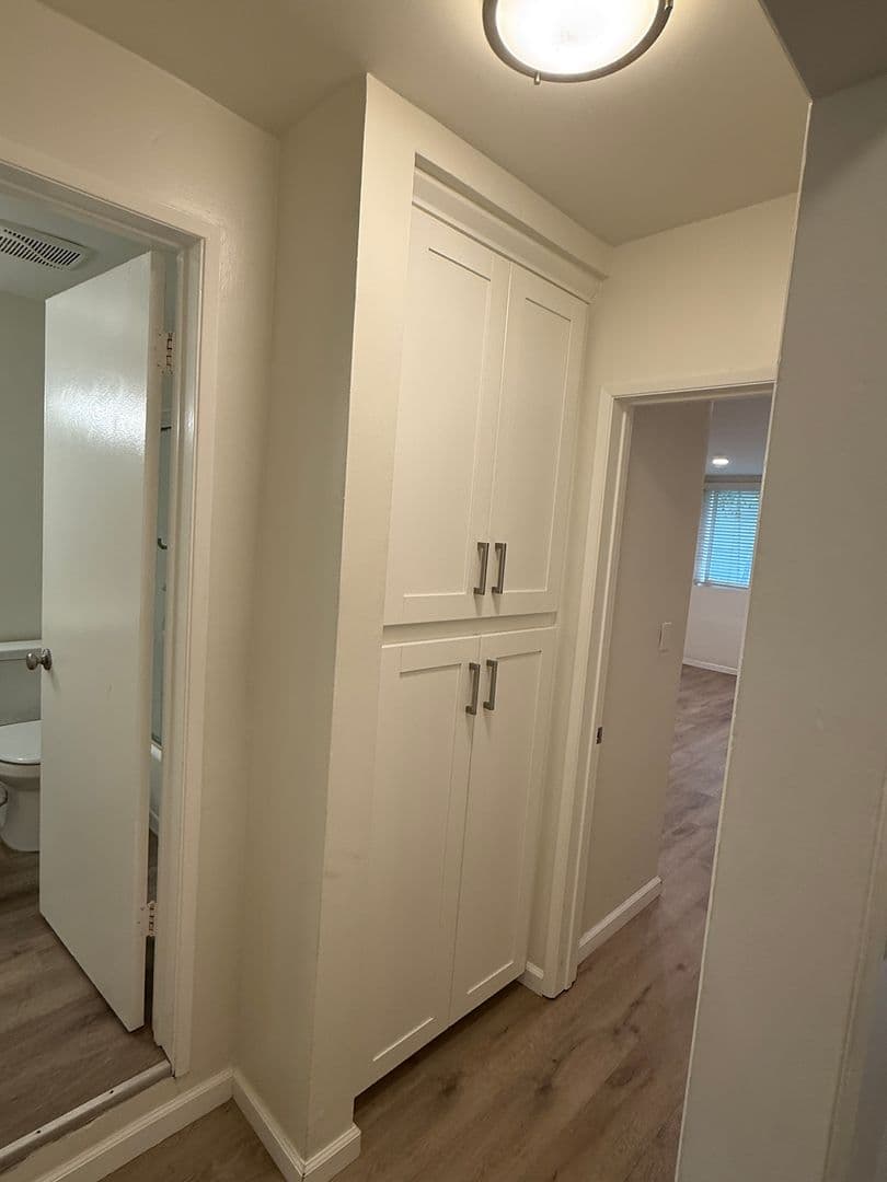 Marina Del Rey Apartment: 33 Driftwood St.