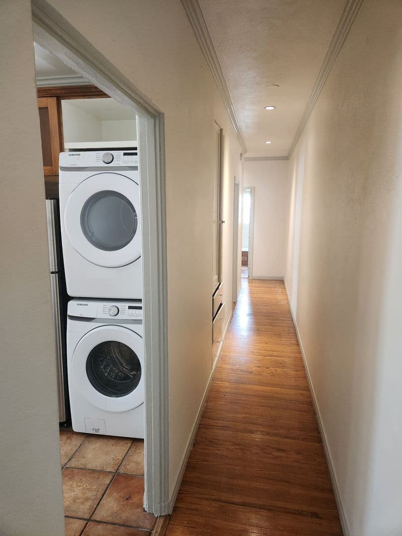 Los Angeles Apartment: 1451 S. Fairfax Ave