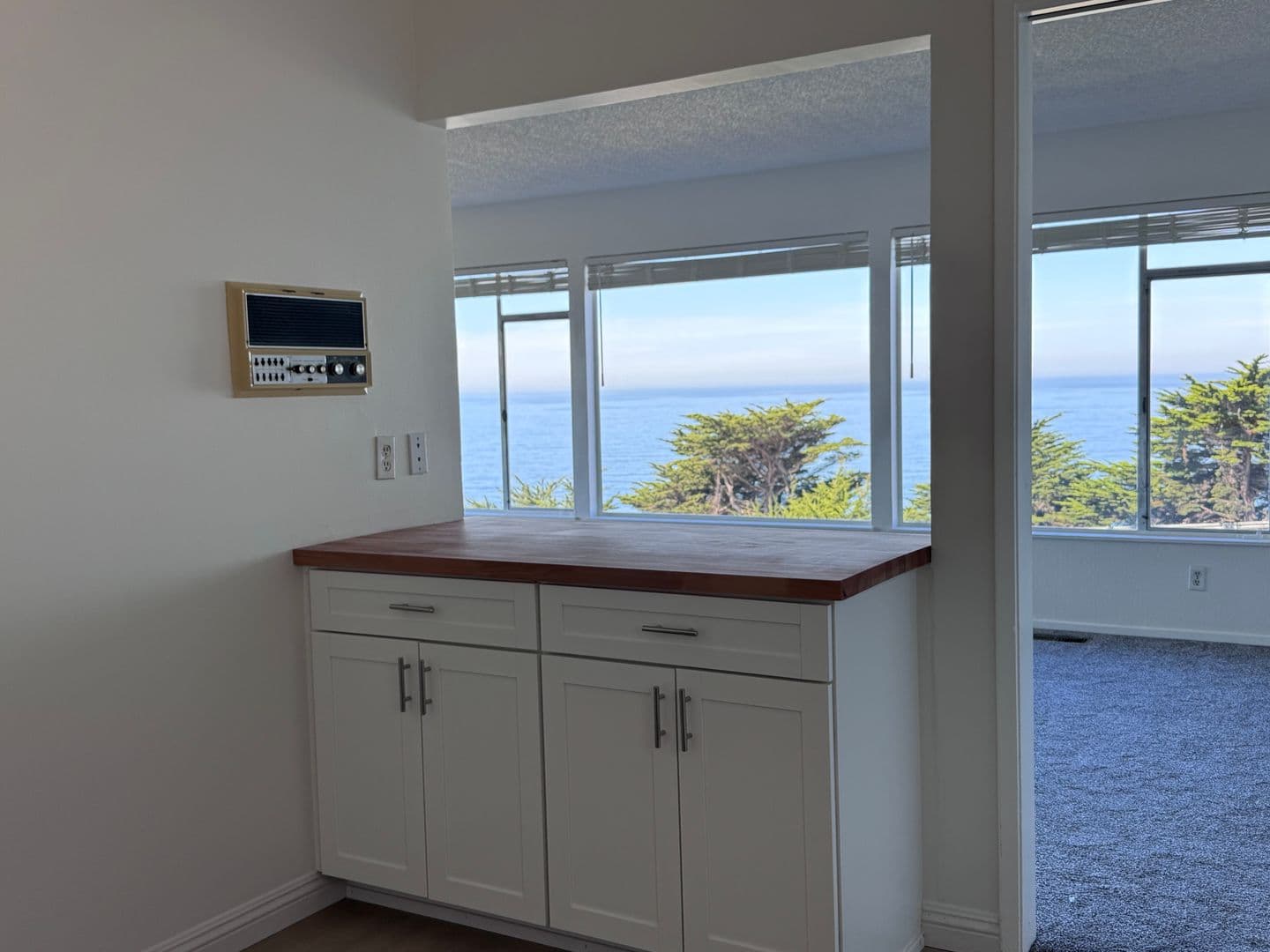 Pacifica House: 23 Holiday Court