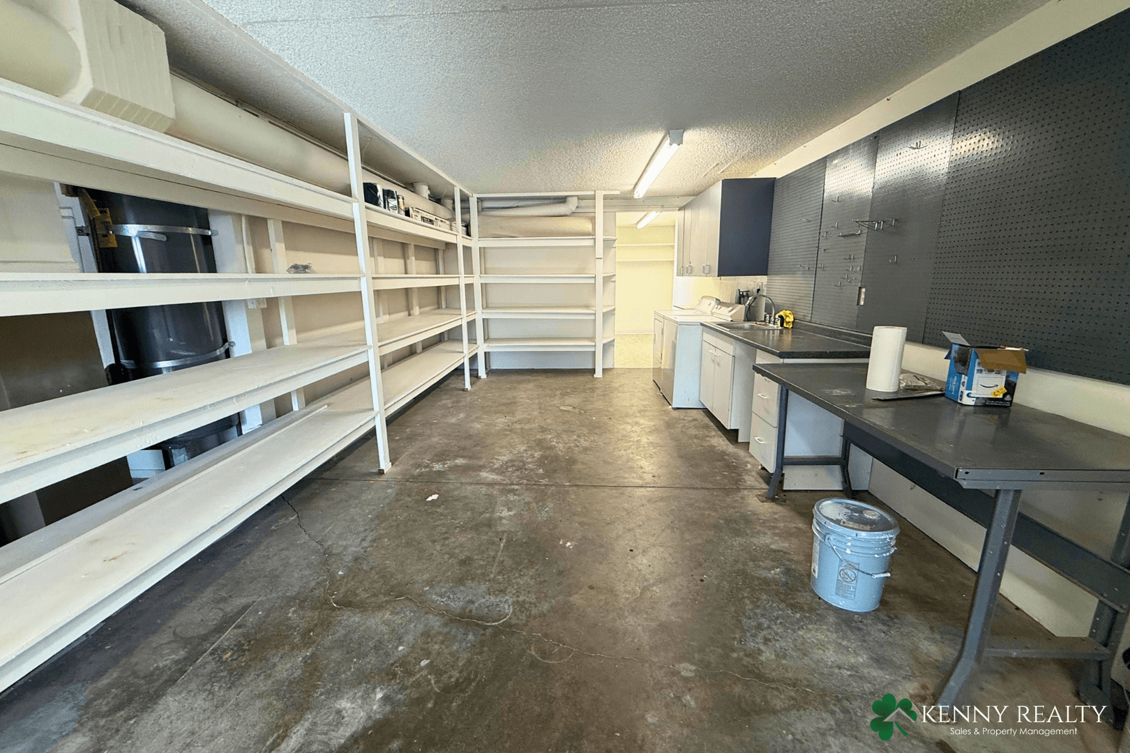 Pacifica House: 23 Holiday Court
