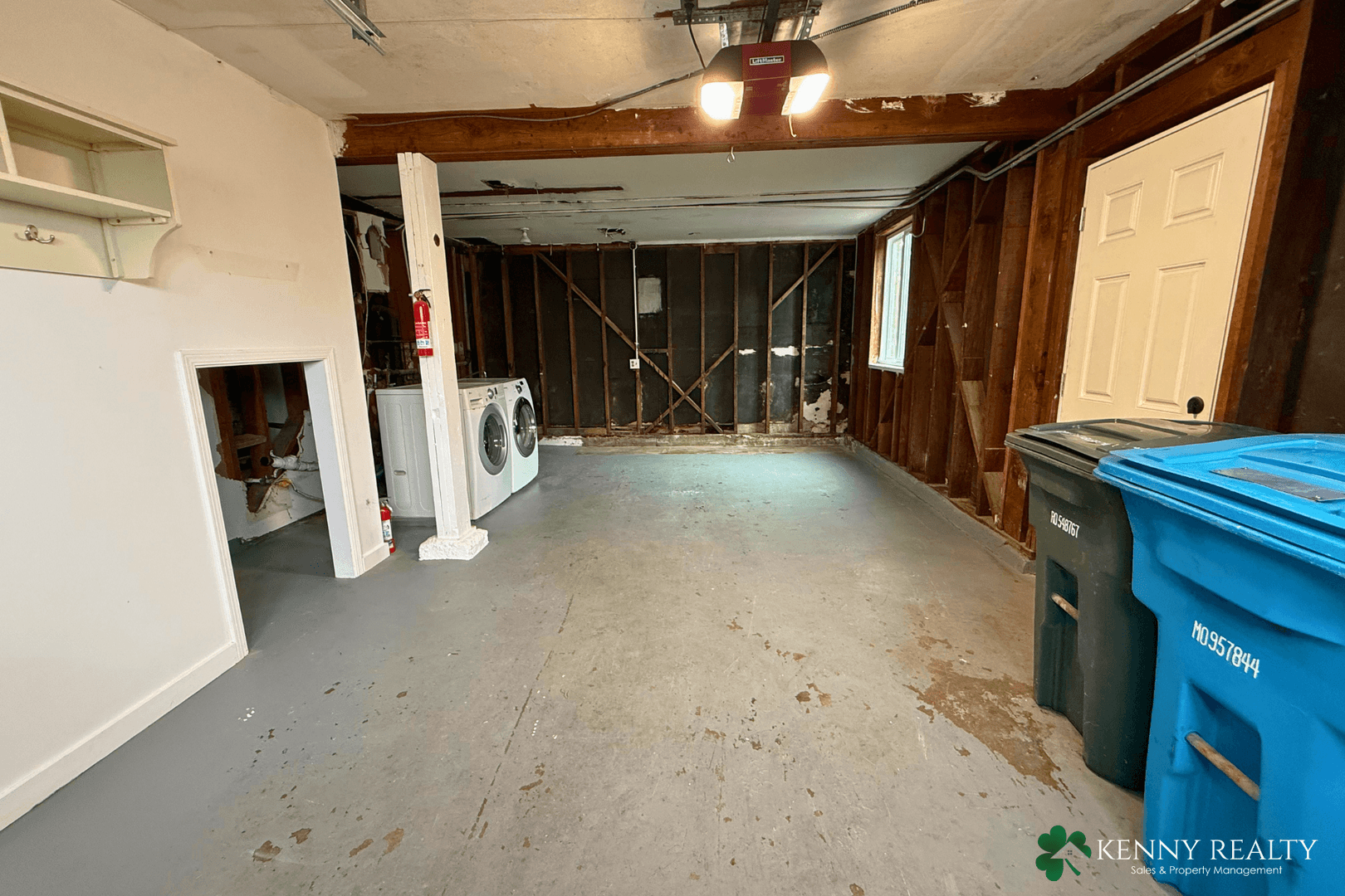 Pacifica House: 424 Manor Dr.