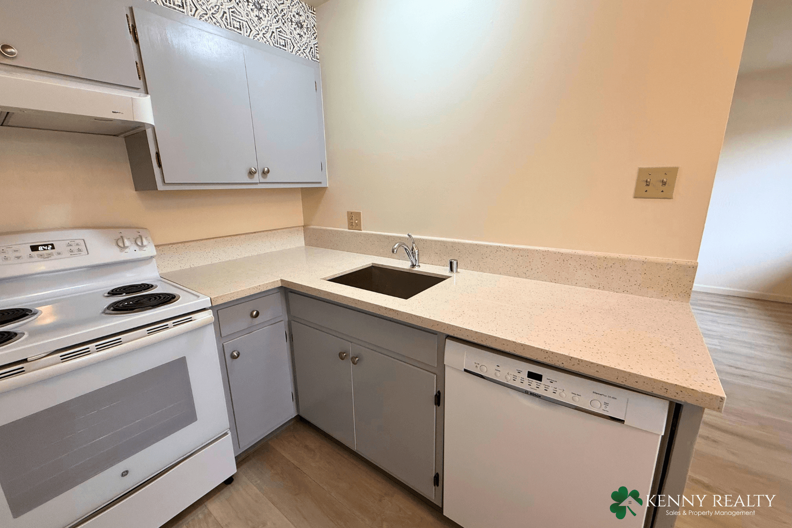 South San Francisco Apartment: 855 Commercial