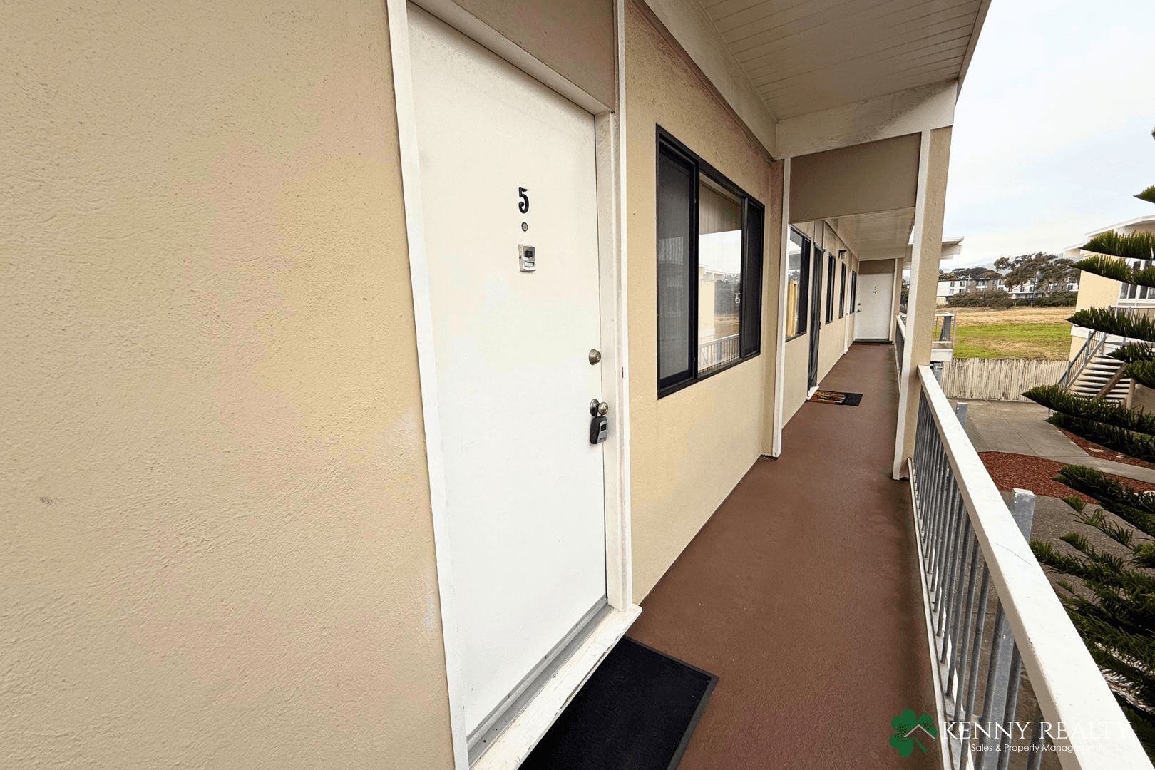 South San Francisco Apartment: 855 Commercial