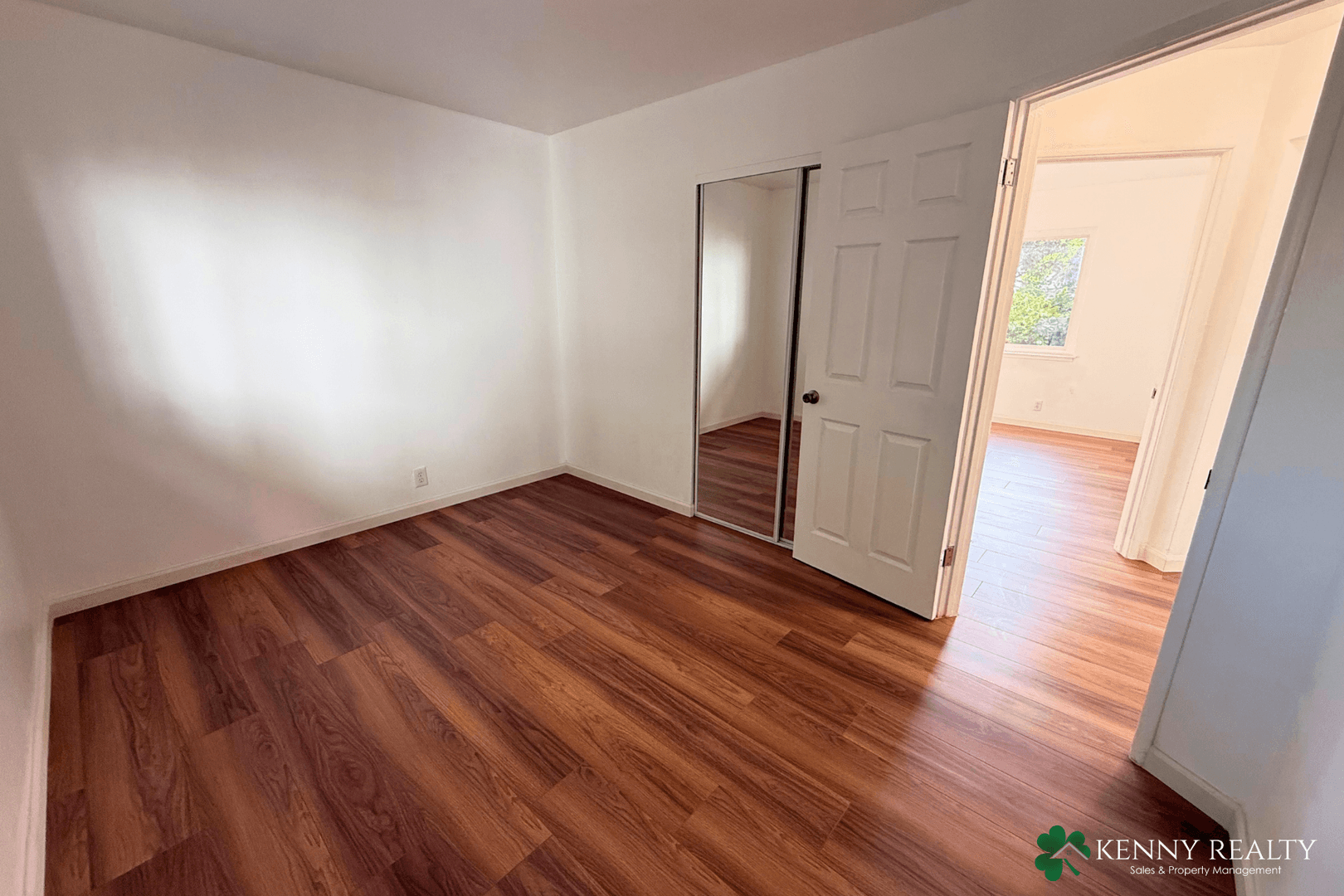 Burlingame House: 900 Larkspur Drive