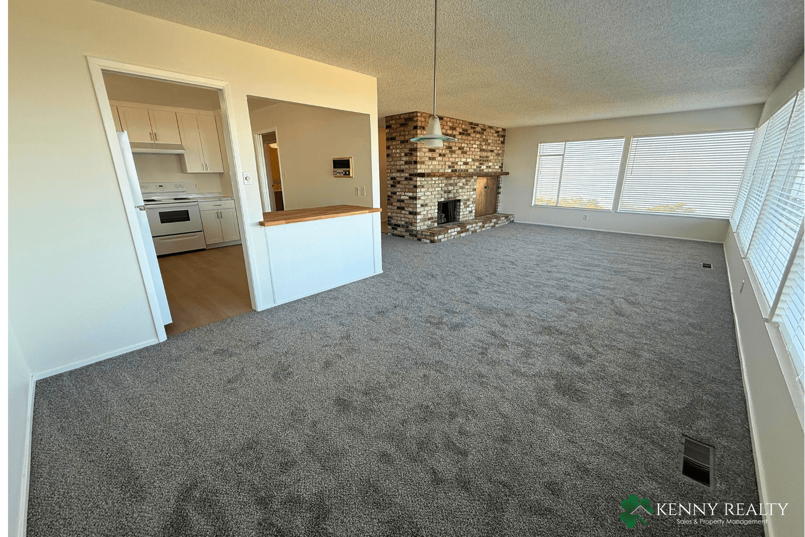 Pacifica House: 23 Holiday Court